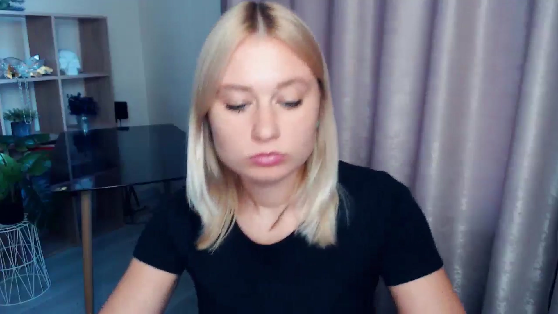 Gallery image thumbnail from Kukla_kolduna's myfreecams stream on, 09/12/2025, 16:23 image 5 of 20