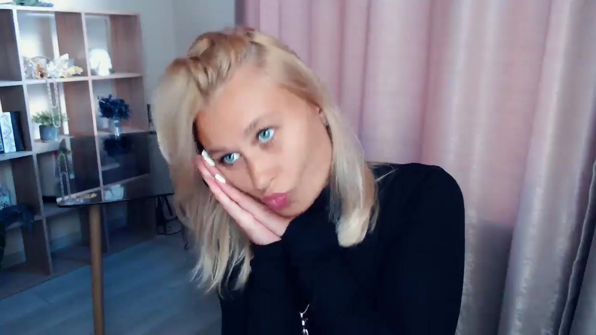 Gallery image thumbnail from Kukla_kolduna's myfreecams stream on, 09/27/2025, 14:39 image 19 of 20