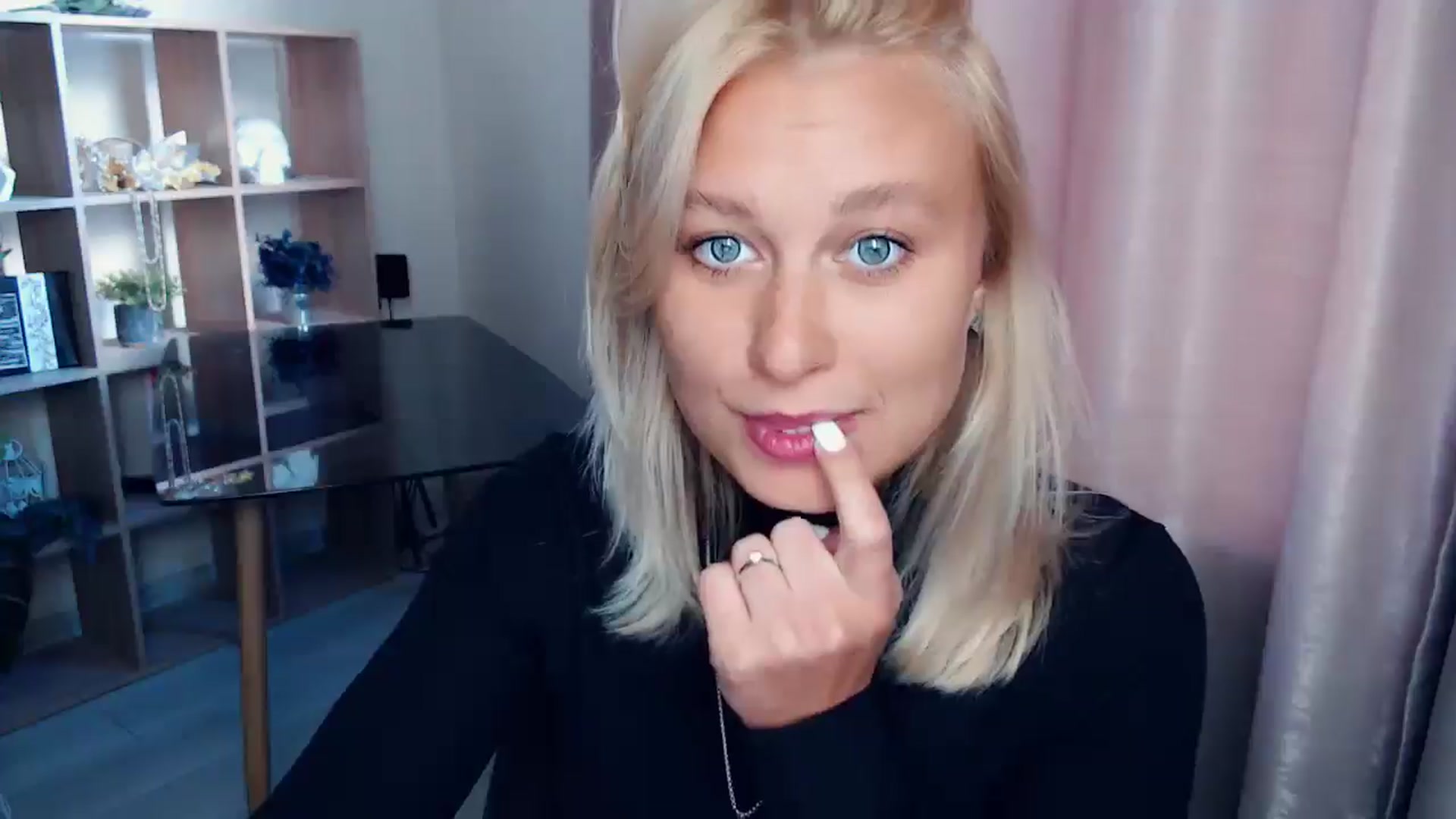 Gallery image thumbnail from Kukla_kolduna's myfreecams stream on, 09/27/2025, 14:39 image 17 of 20