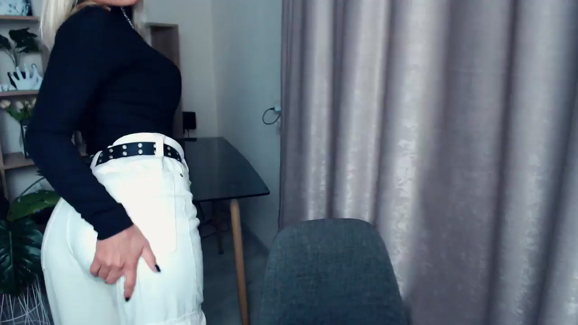 Gallery image thumbnail from Kukla_kolduna's myfreecams stream on, 09/28/2025, 16:20 image 13 of 20