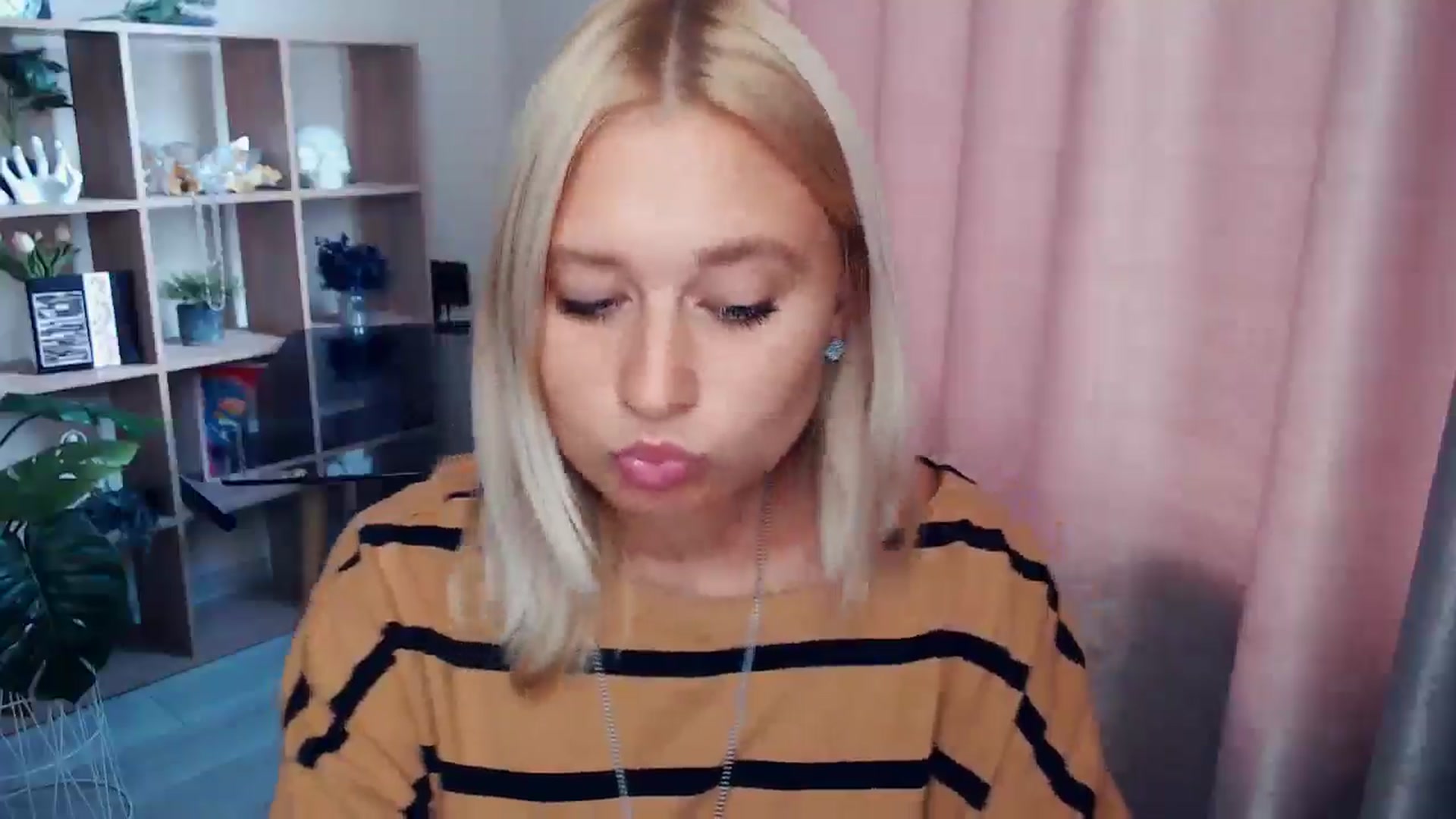 Gallery image thumbnail from Kukla_kolduna's myfreecams stream on, 09/30/2025, 08:45 image 18 of 20