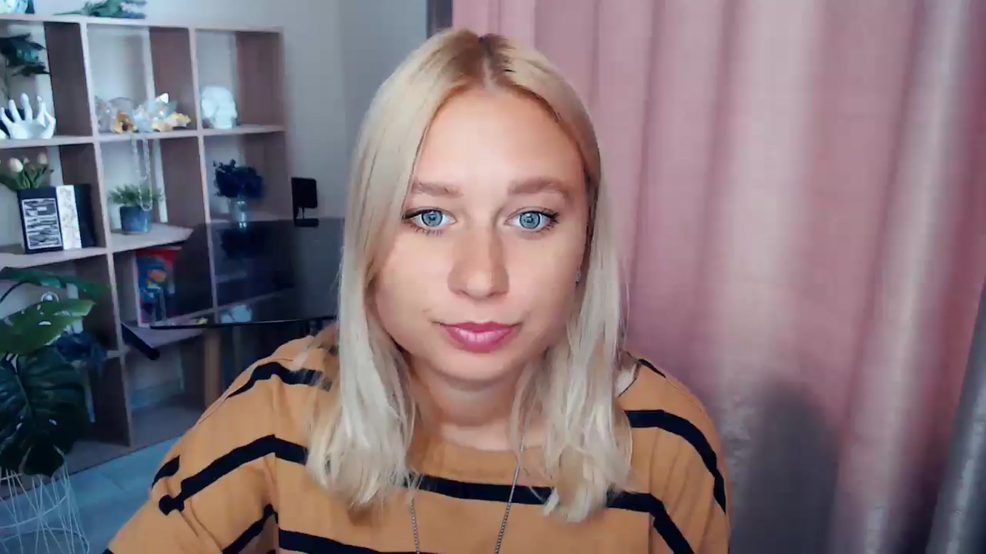 Gallery image thumbnail from Kukla_kolduna's myfreecams stream on, 09/30/2025, 08:45 image 2 of 20