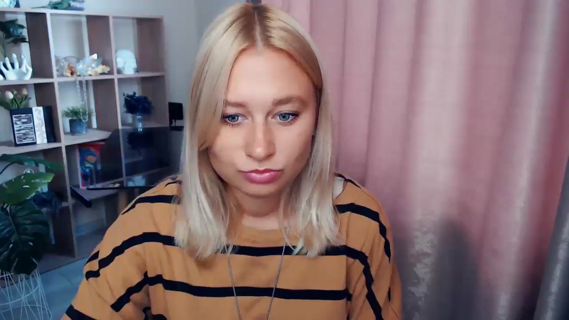 Gallery image thumbnail from Kukla_kolduna's myfreecams stream on, 09/30/2025, 08:45 image 4 of 20