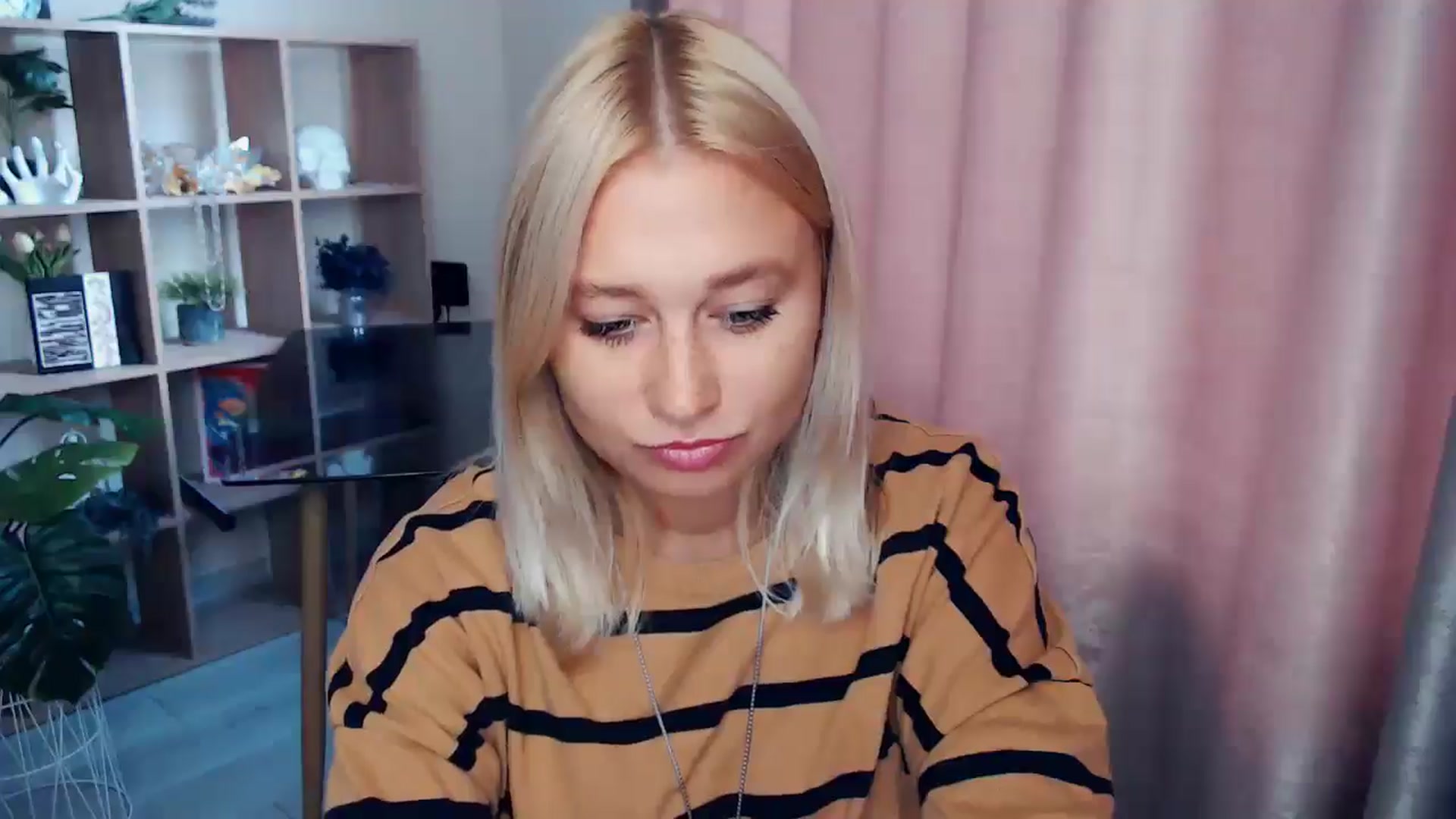 Gallery image thumbnail from Kukla_kolduna's myfreecams stream on, 09/30/2025, 08:45 image 5 of 20