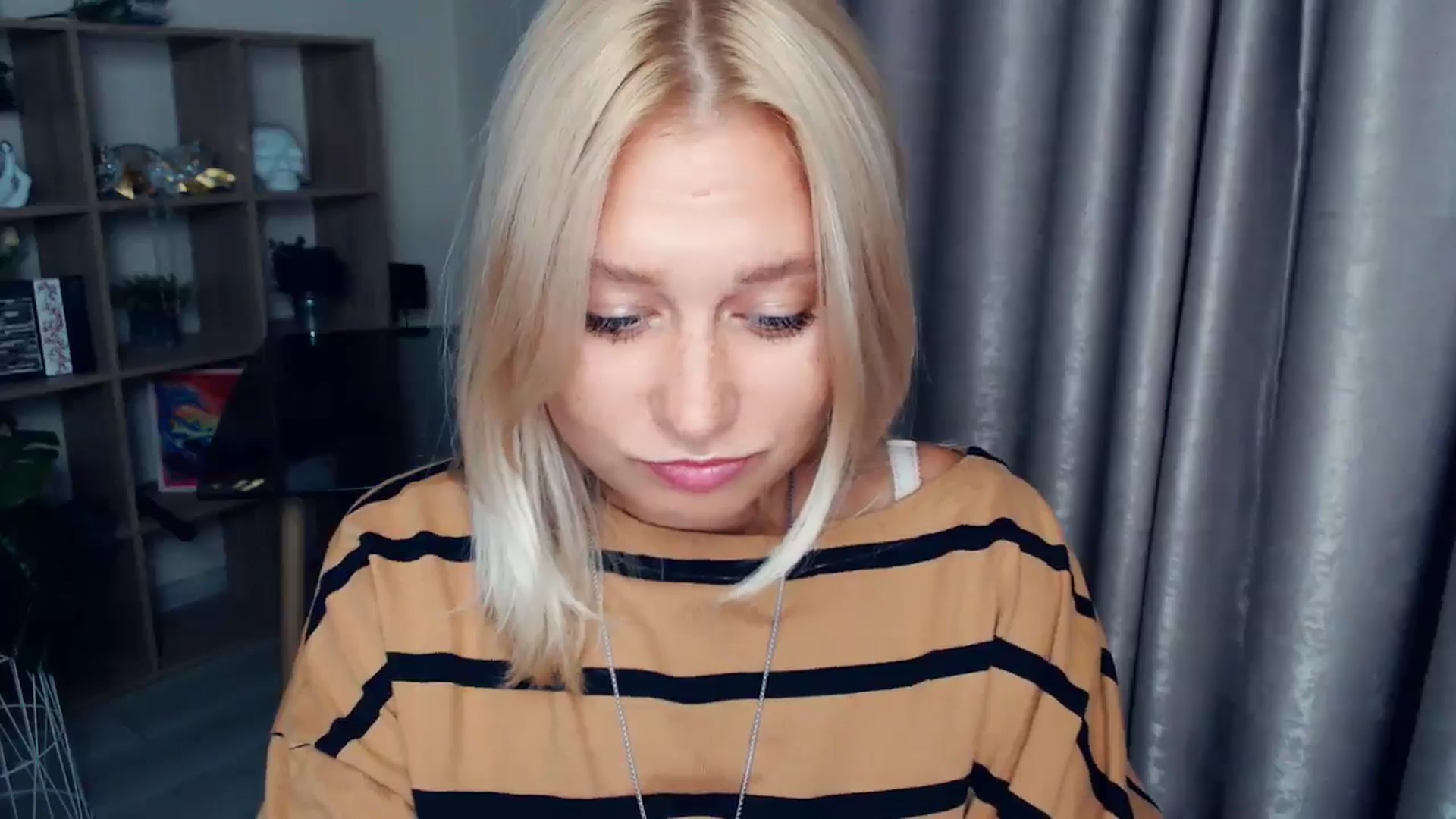 Gallery image thumbnail from Kukla_kolduna's myfreecams stream on, 10/01/2025, 16:13 image 15 of 20