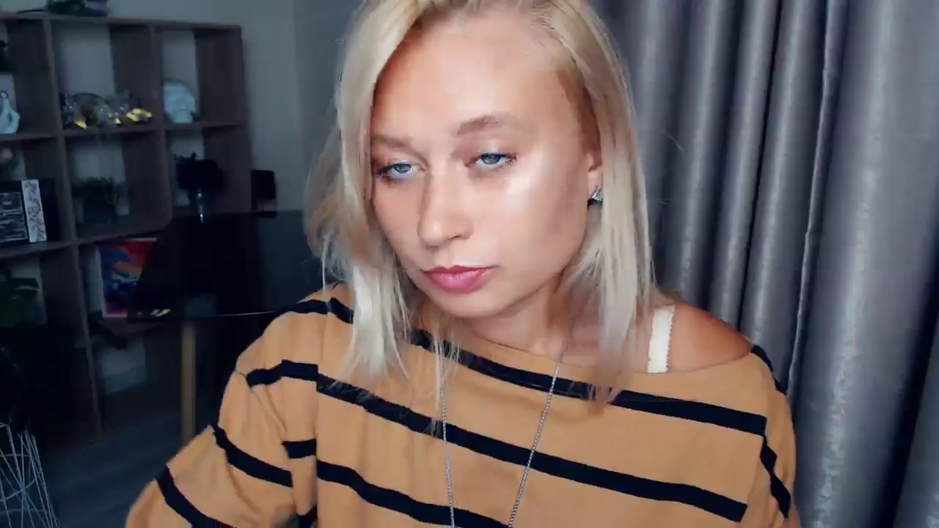 Gallery image thumbnail from Kukla_kolduna's myfreecams stream on, 10/01/2025, 16:13 image 10 of 20