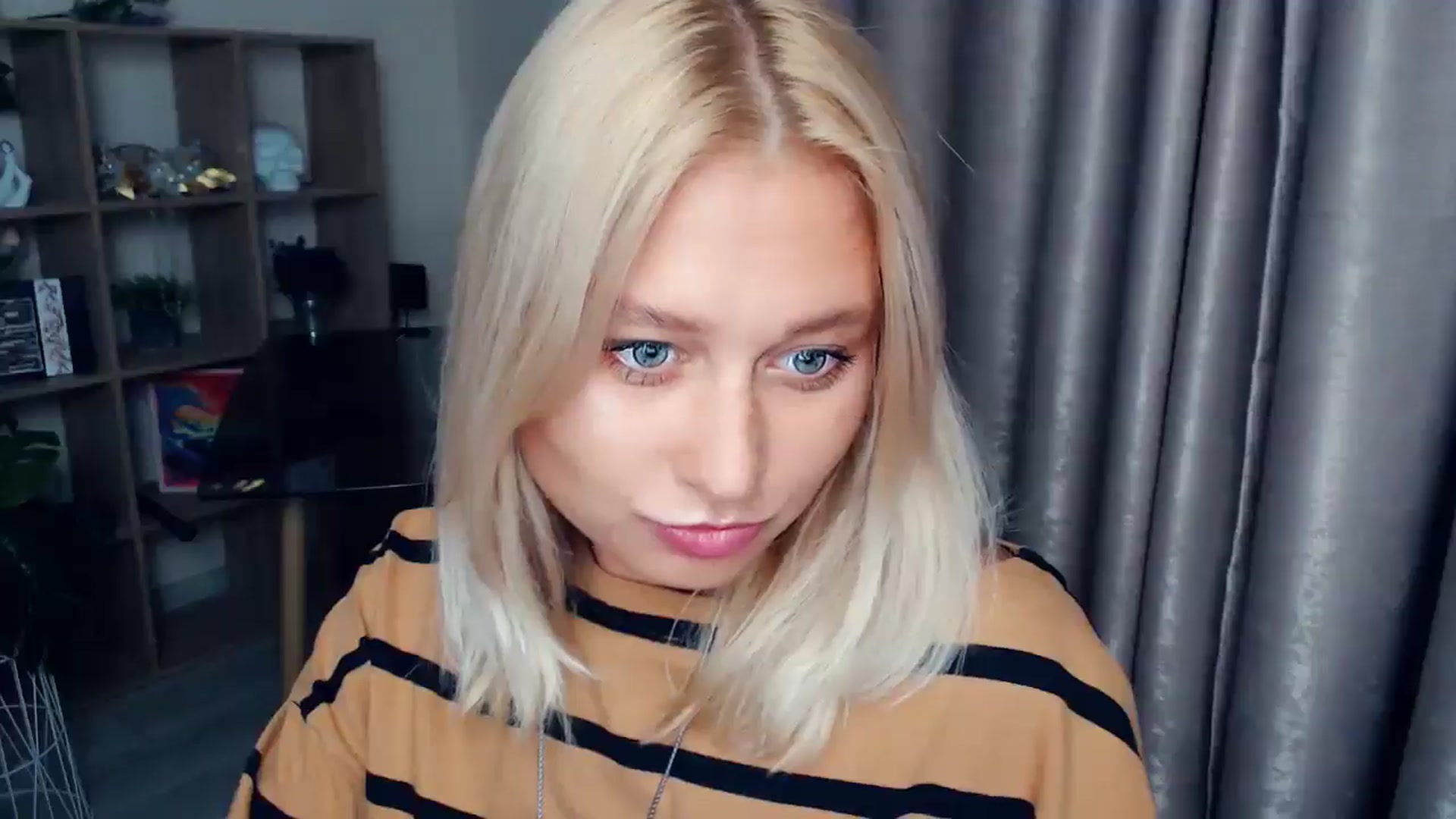 Gallery image thumbnail from Kukla_kolduna's myfreecams stream on, 10/01/2025, 16:13 image 13 of 20