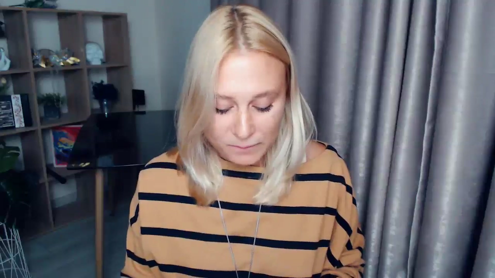 Gallery image thumbnail from Kukla_kolduna's myfreecams stream on, 10/01/2025, 16:13 image 18 of 20