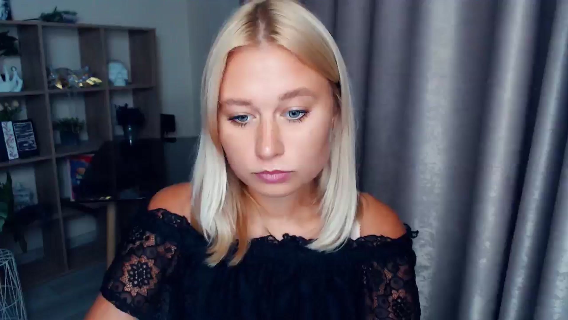 Gallery image thumbnail from Kukla_kolduna's myfreecams stream on, 10/02/2025, 15:41 image 17 of 20