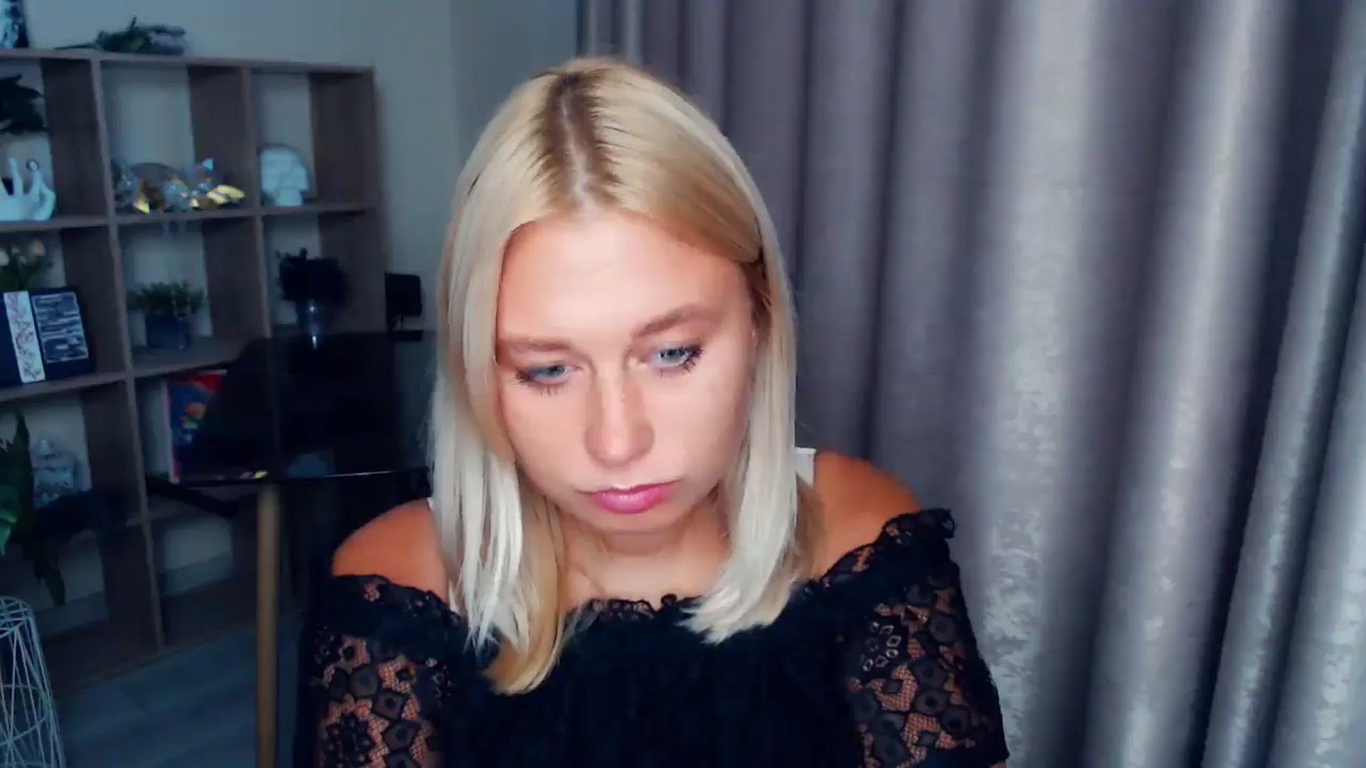 Gallery image thumbnail from Kukla_kolduna's myfreecams stream on, 10/02/2025, 15:41 image 7 of 20