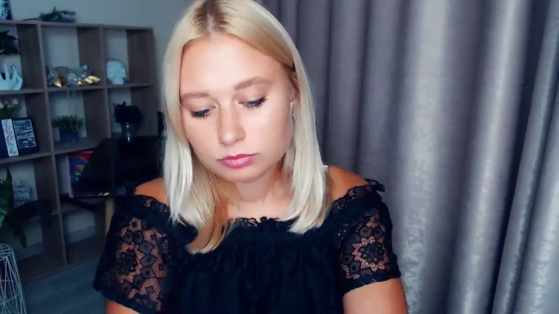 Gallery image thumbnail from Kukla_kolduna's myfreecams stream on, 10/02/2025, 15:41 image 9 of 20