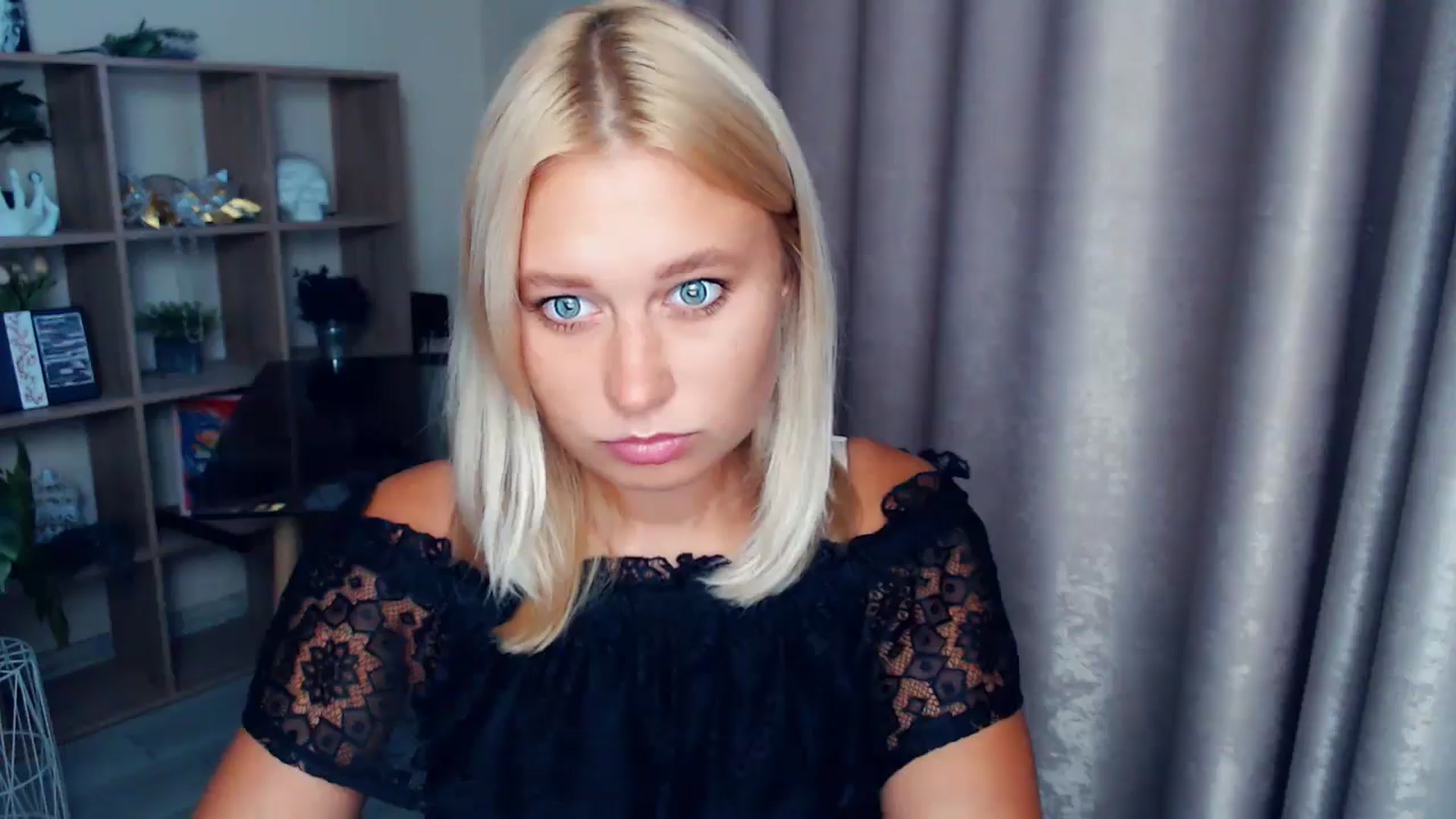 Gallery image thumbnail from Kukla_kolduna's myfreecams stream on, 10/02/2025, 15:41 image 6 of 20