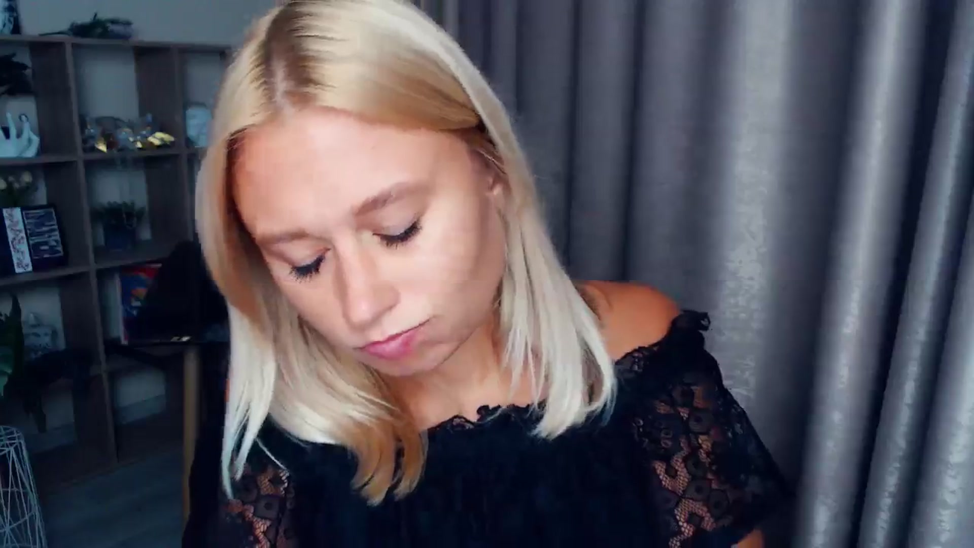 Gallery image thumbnail from Kukla_kolduna's myfreecams stream on, 10/02/2025, 15:41 image 16 of 20