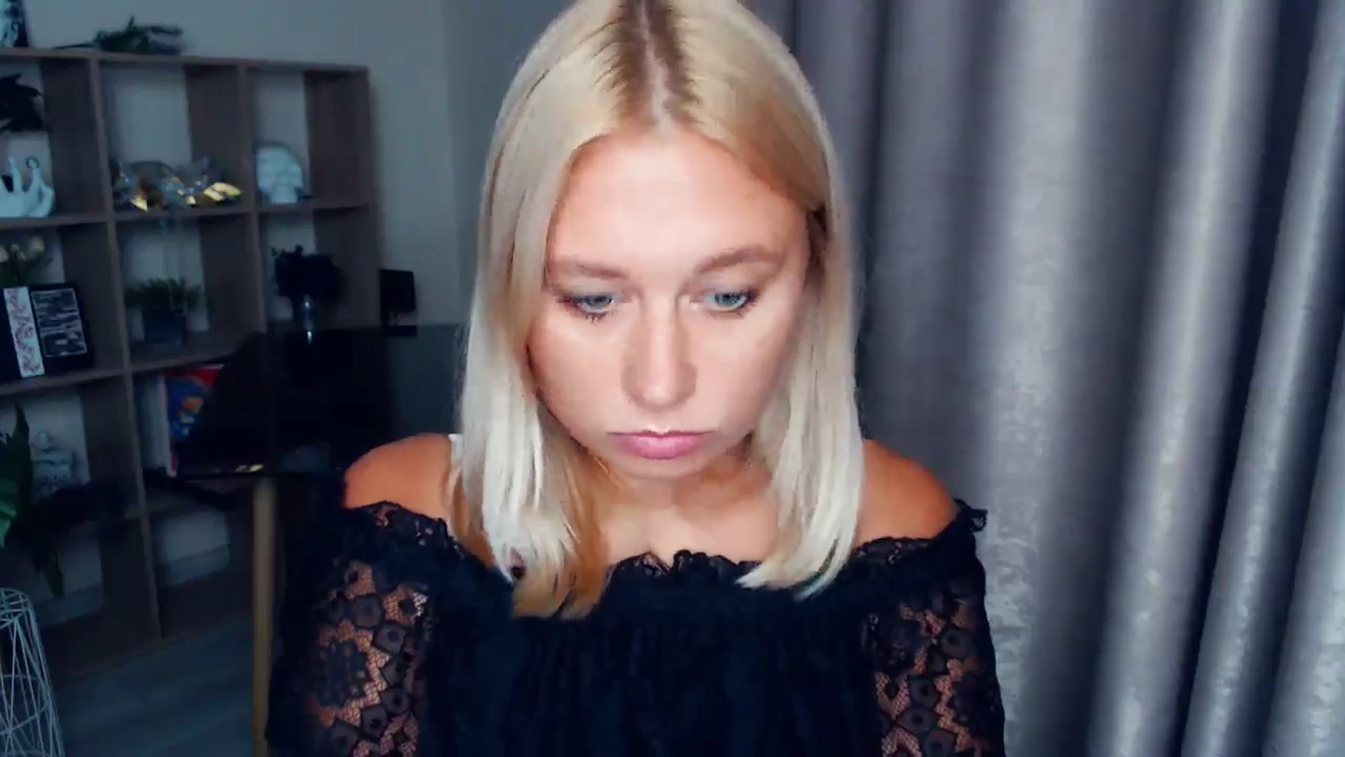 Gallery image thumbnail from Kukla_kolduna's myfreecams stream on, 10/02/2025, 15:41 image 18 of 20