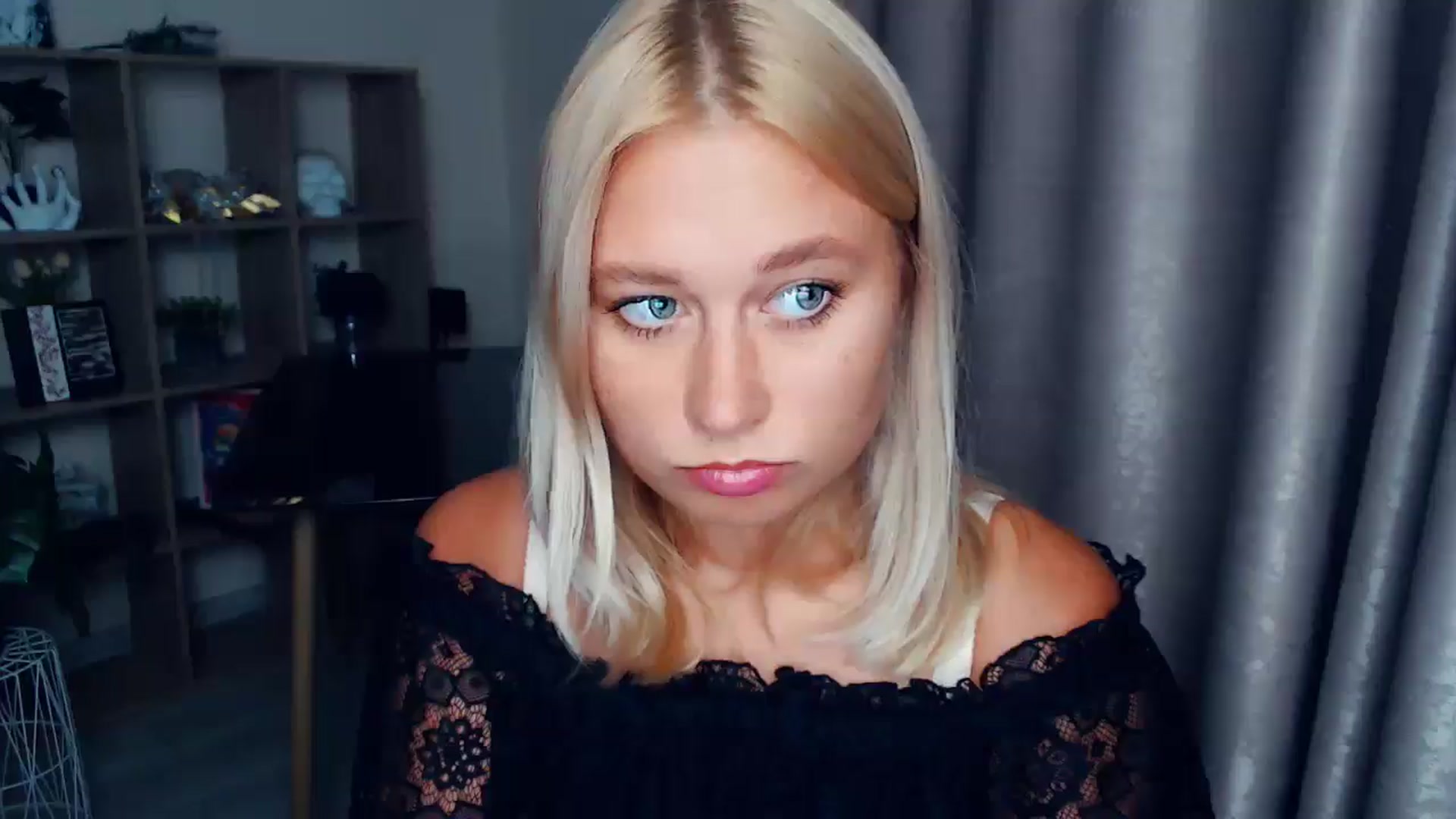 Gallery image thumbnail from Kukla_kolduna's myfreecams stream on, 10/02/2025, 16:46 image 12 of 20