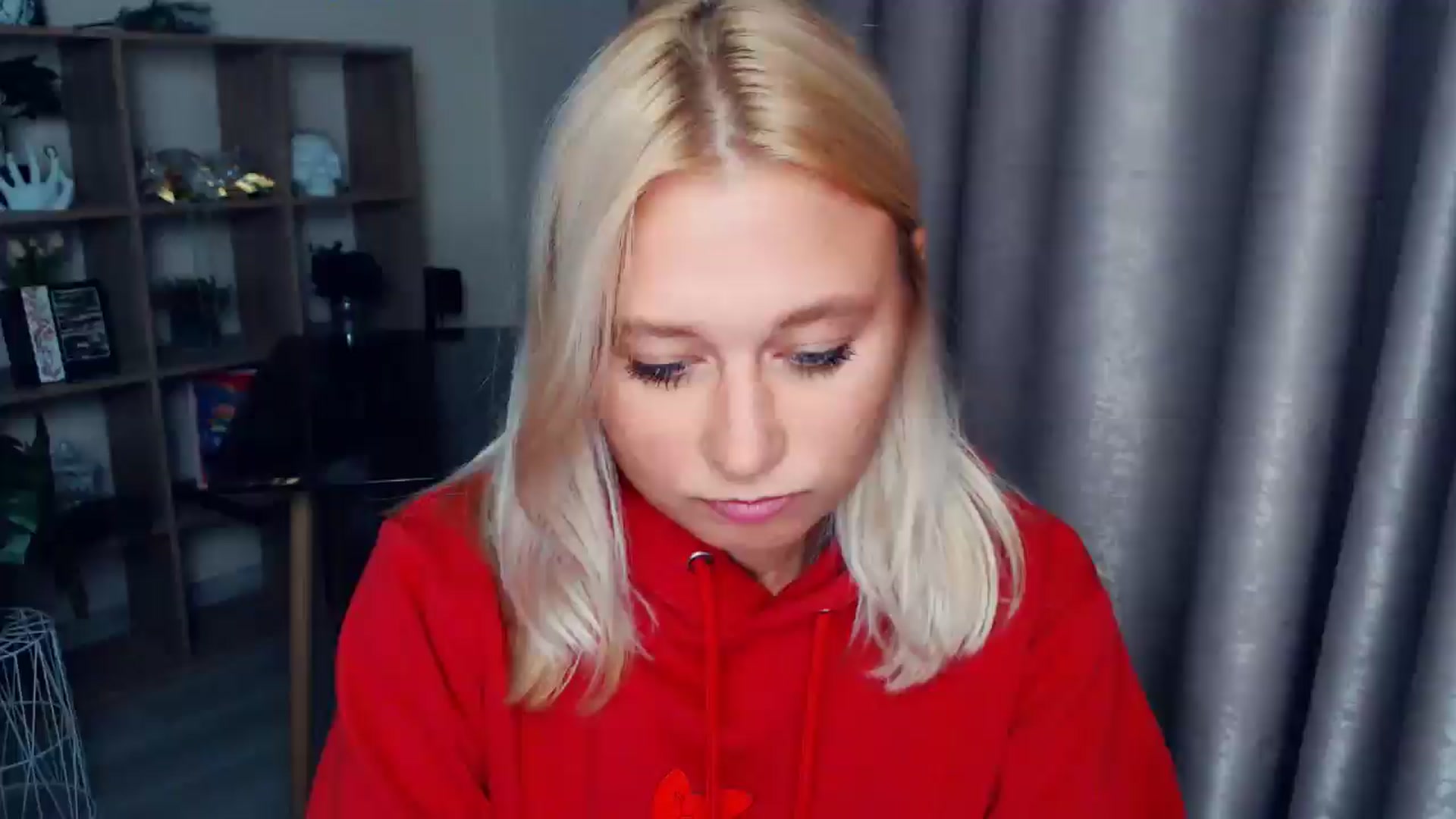 Gallery image thumbnail from Kukla_kolduna's myfreecams stream on, 10/02/2025, 18:12 image 8 of 20