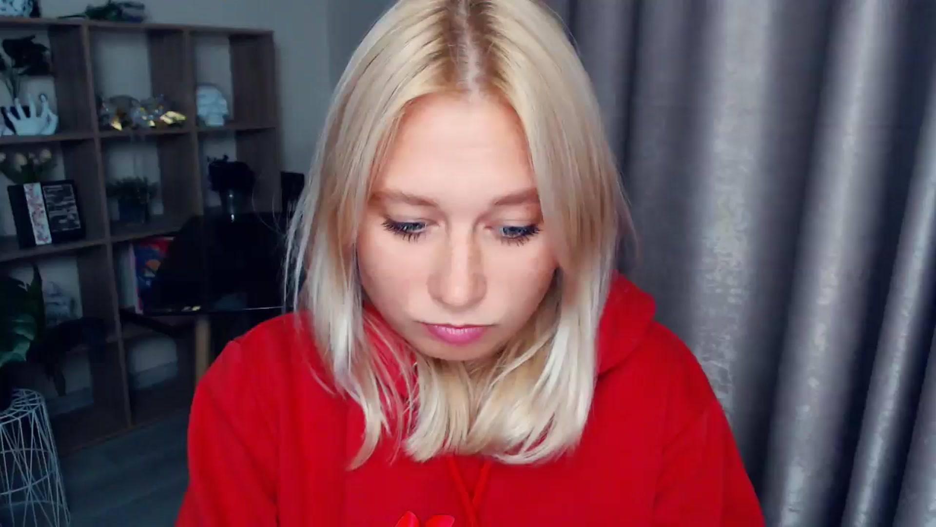Gallery image thumbnail from Kukla_kolduna's myfreecams stream on, 10/02/2025, 18:12 image 1 of 20