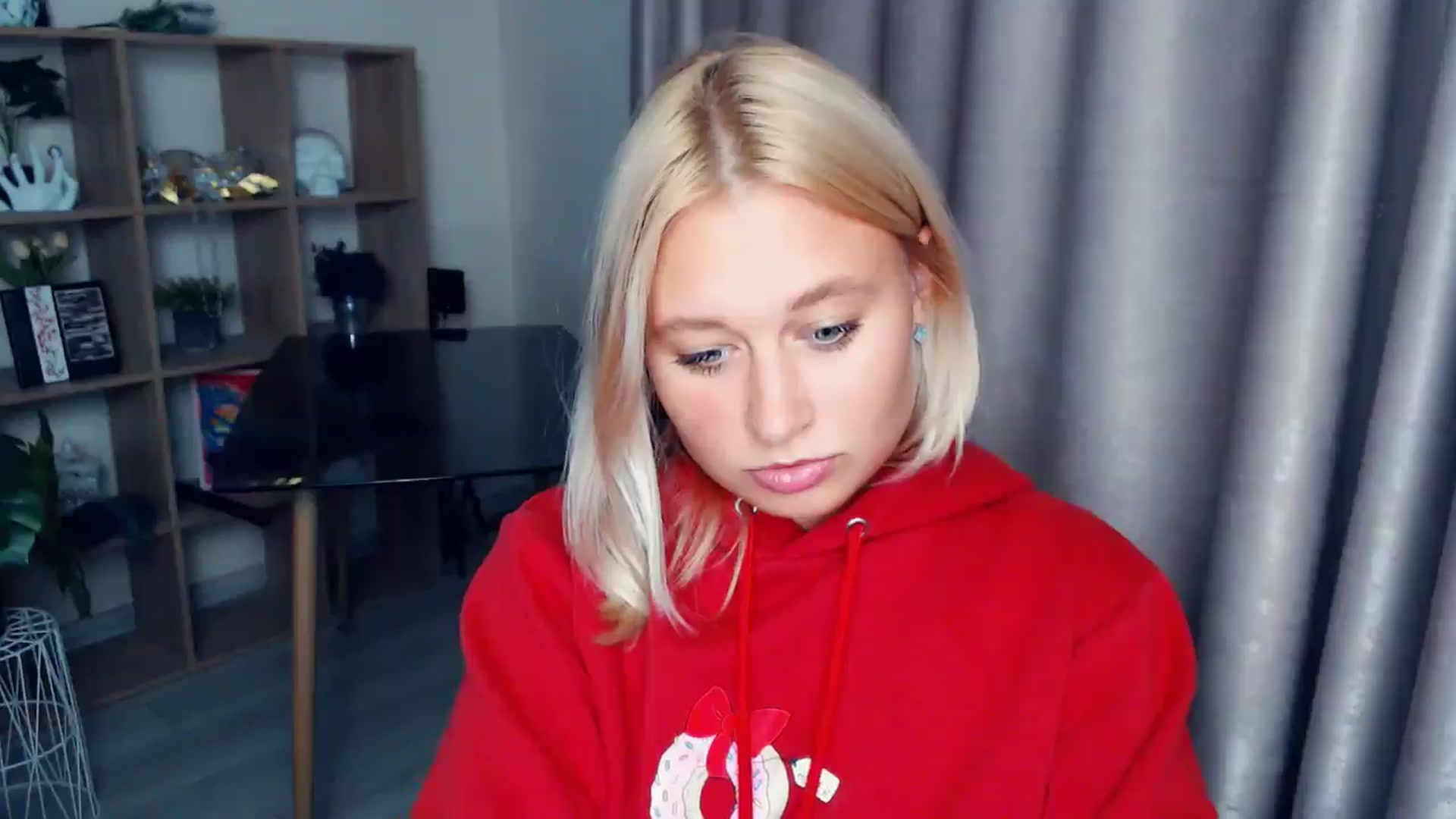 Gallery image thumbnail from Kukla_kolduna's myfreecams stream on, 10/02/2025, 18:12 image 19 of 20