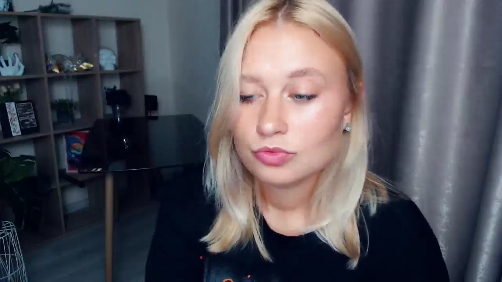 Gallery image thumbnail from Kukla_kolduna's myfreecams stream on, 10/03/2025, 16:30 image 7 of 20