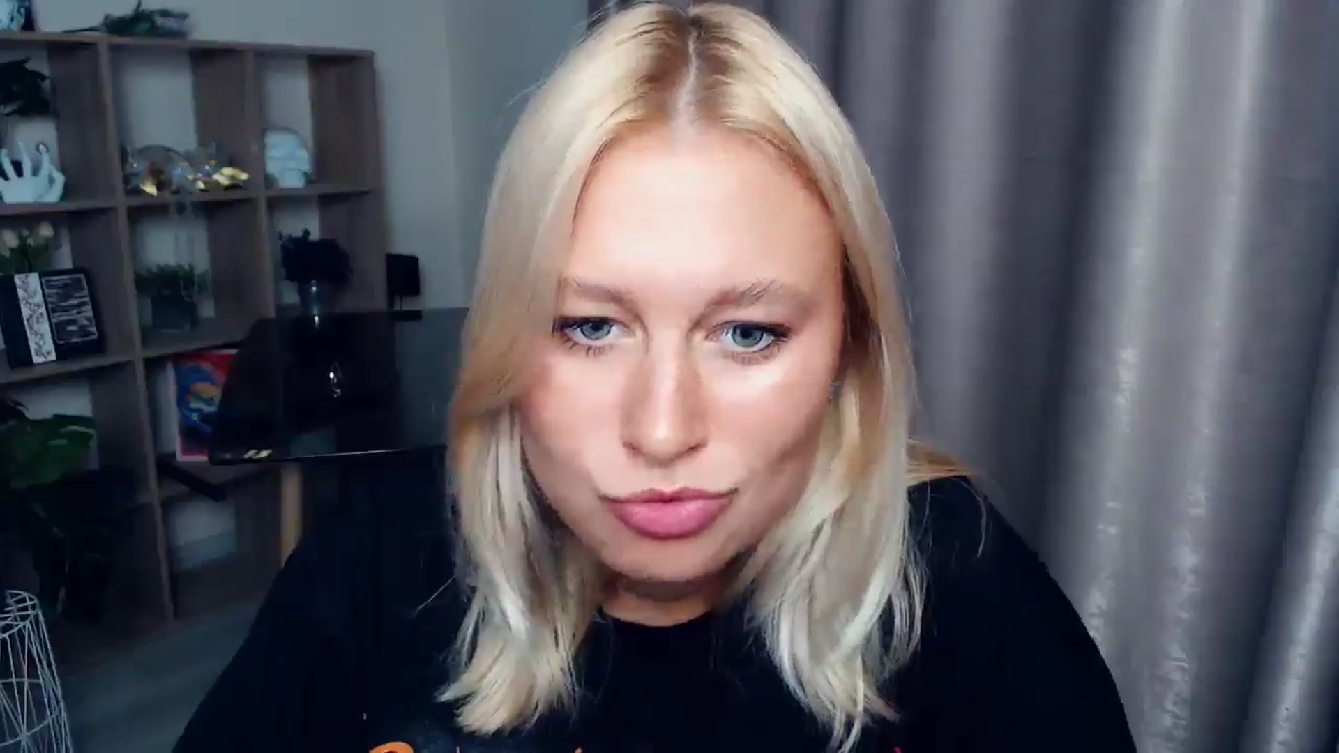 Gallery image thumbnail from Kukla_kolduna's myfreecams stream on, 10/03/2025, 16:30 image 4 of 20