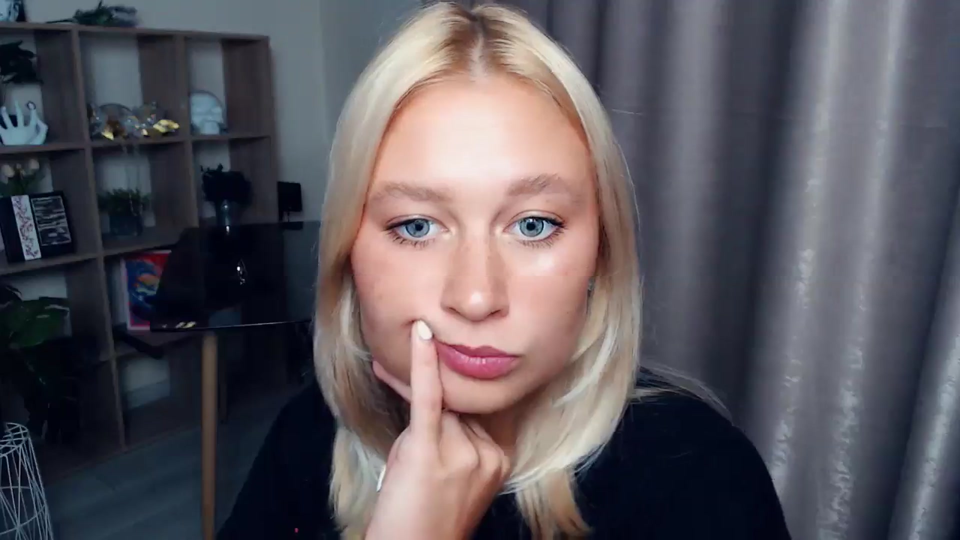 Gallery image thumbnail from Kukla_kolduna's myfreecams stream on, 10/03/2025, 16:30 image 15 of 20