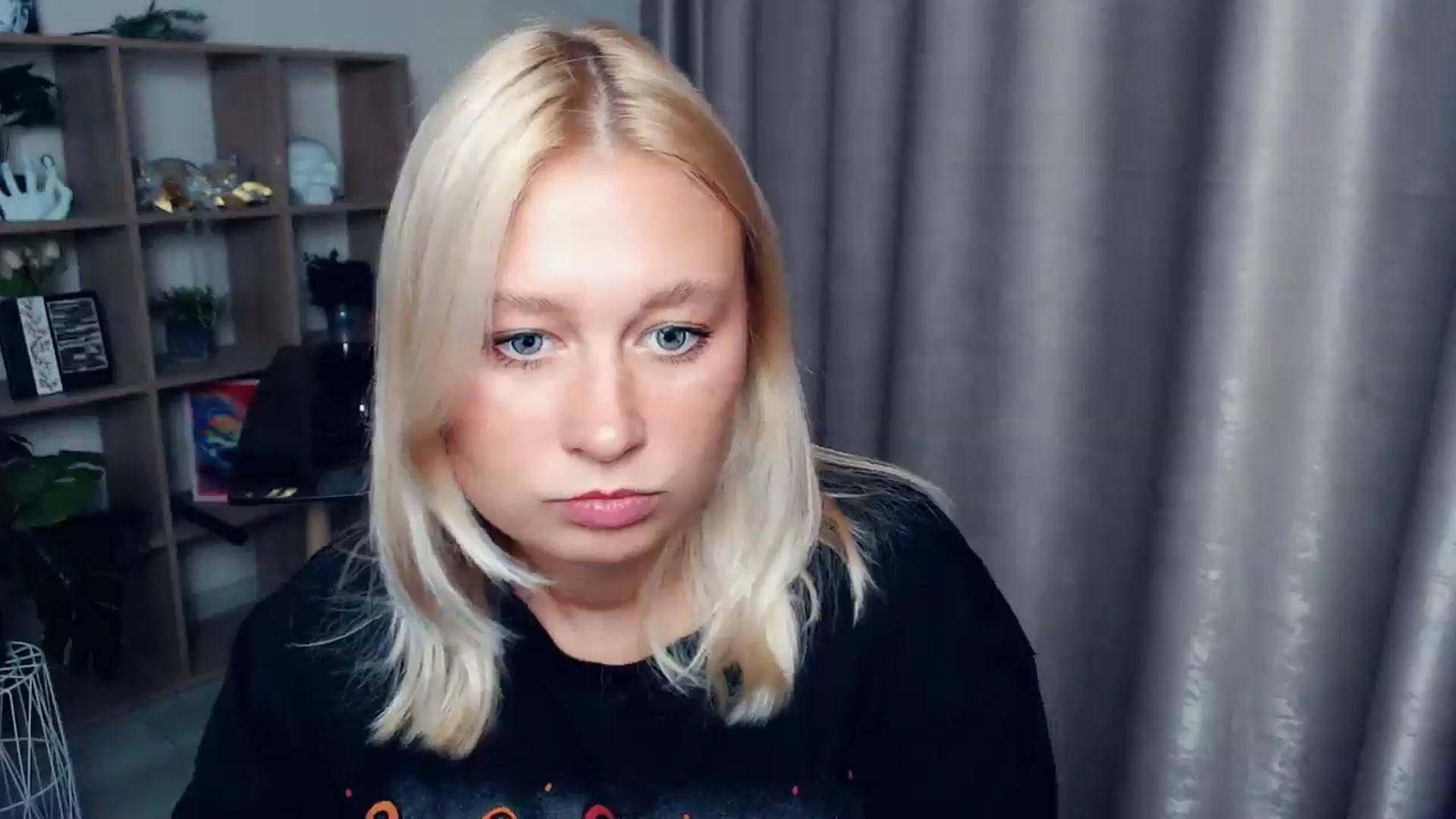 Gallery image thumbnail from Kukla_kolduna's myfreecams stream on, 10/03/2025, 16:30 image 19 of 20