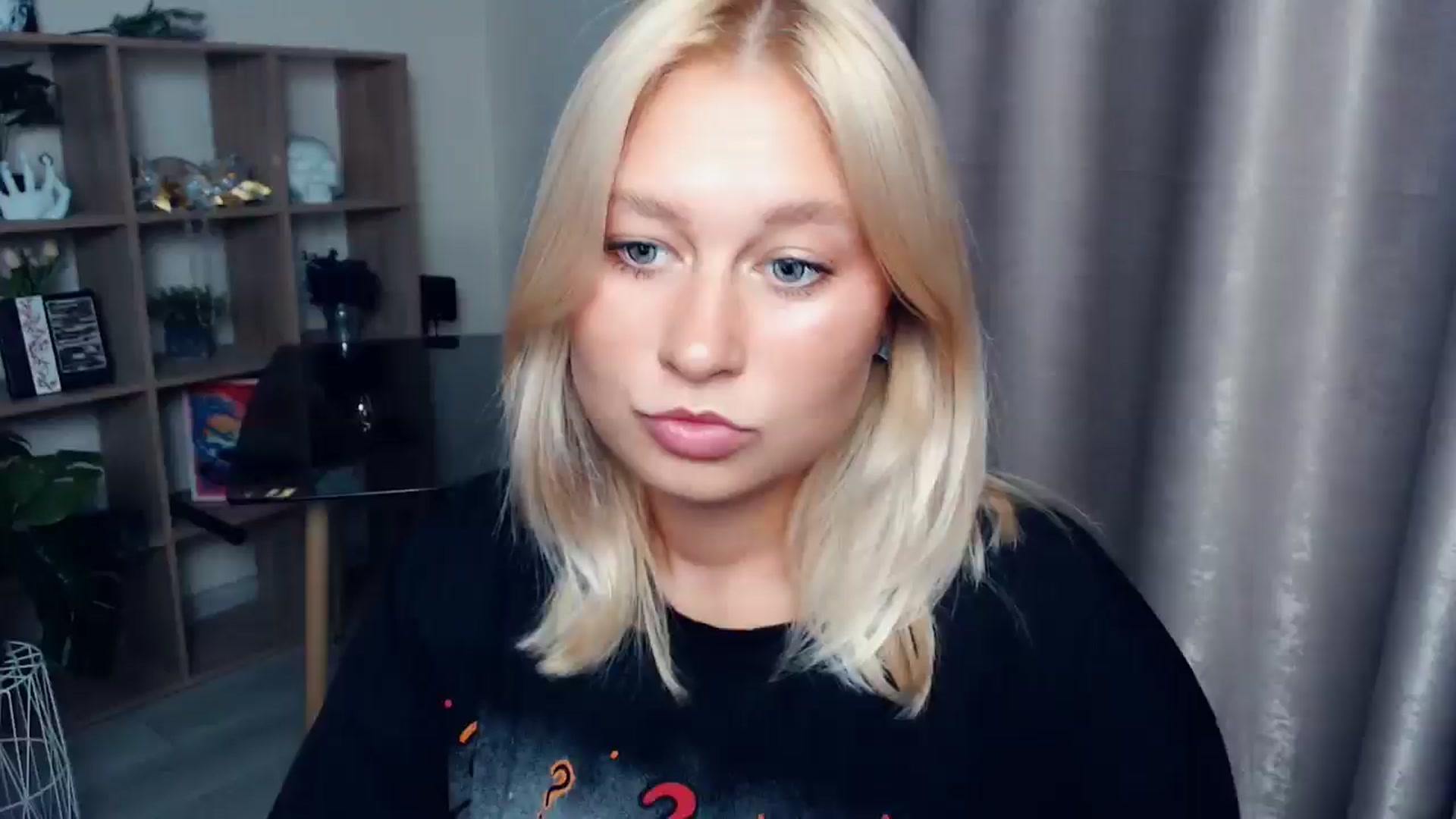 Gallery image thumbnail from Kukla_kolduna's myfreecams stream on, 10/03/2025, 16:30 image 6 of 20