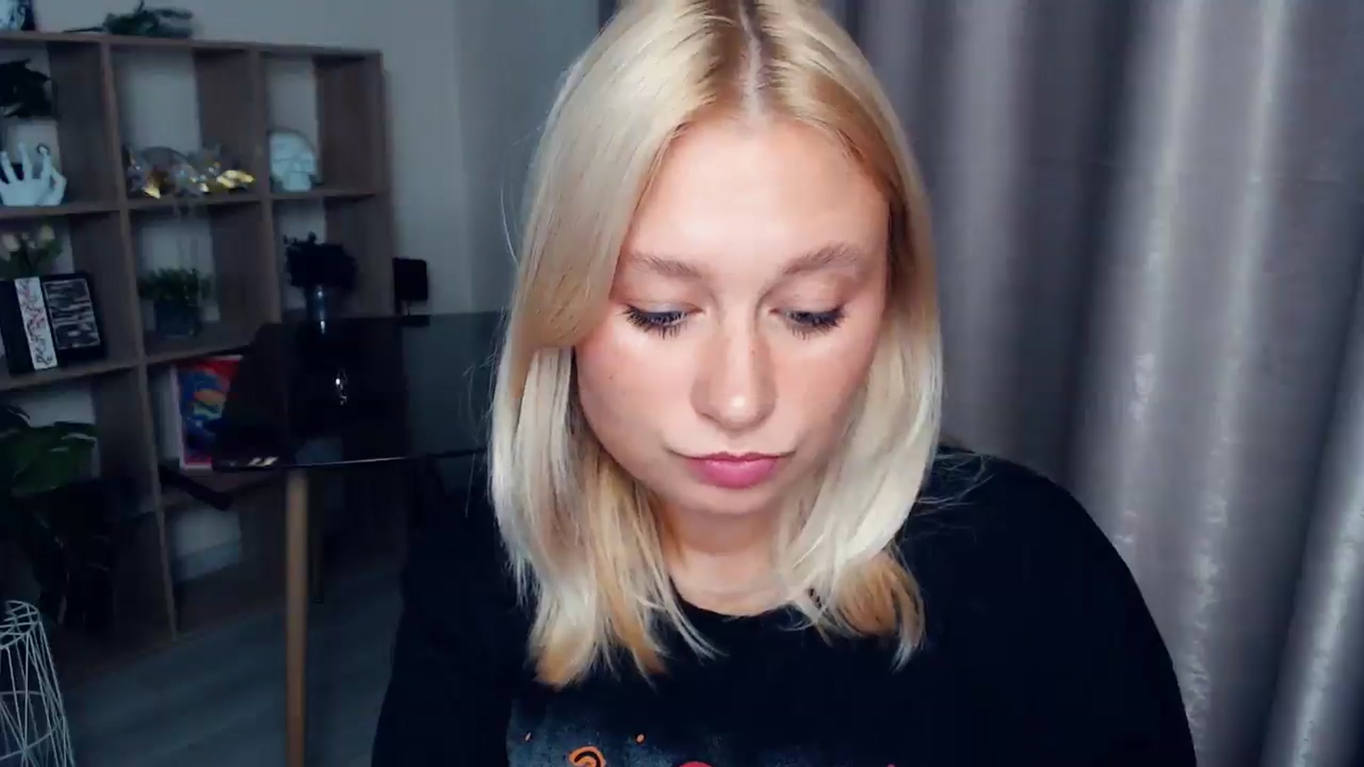Gallery image thumbnail from Kukla_kolduna's myfreecams stream on, 10/03/2025, 16:30 image 8 of 20