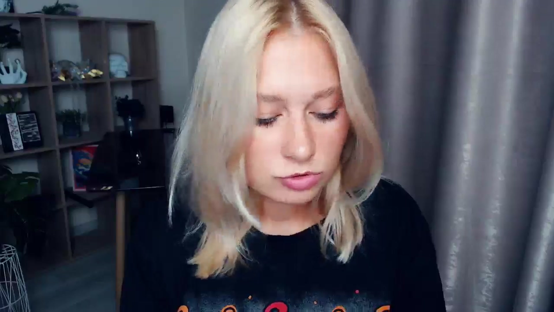 Gallery image thumbnail from Kukla_kolduna's myfreecams stream on, 10/03/2025, 16:30 image 3 of 20