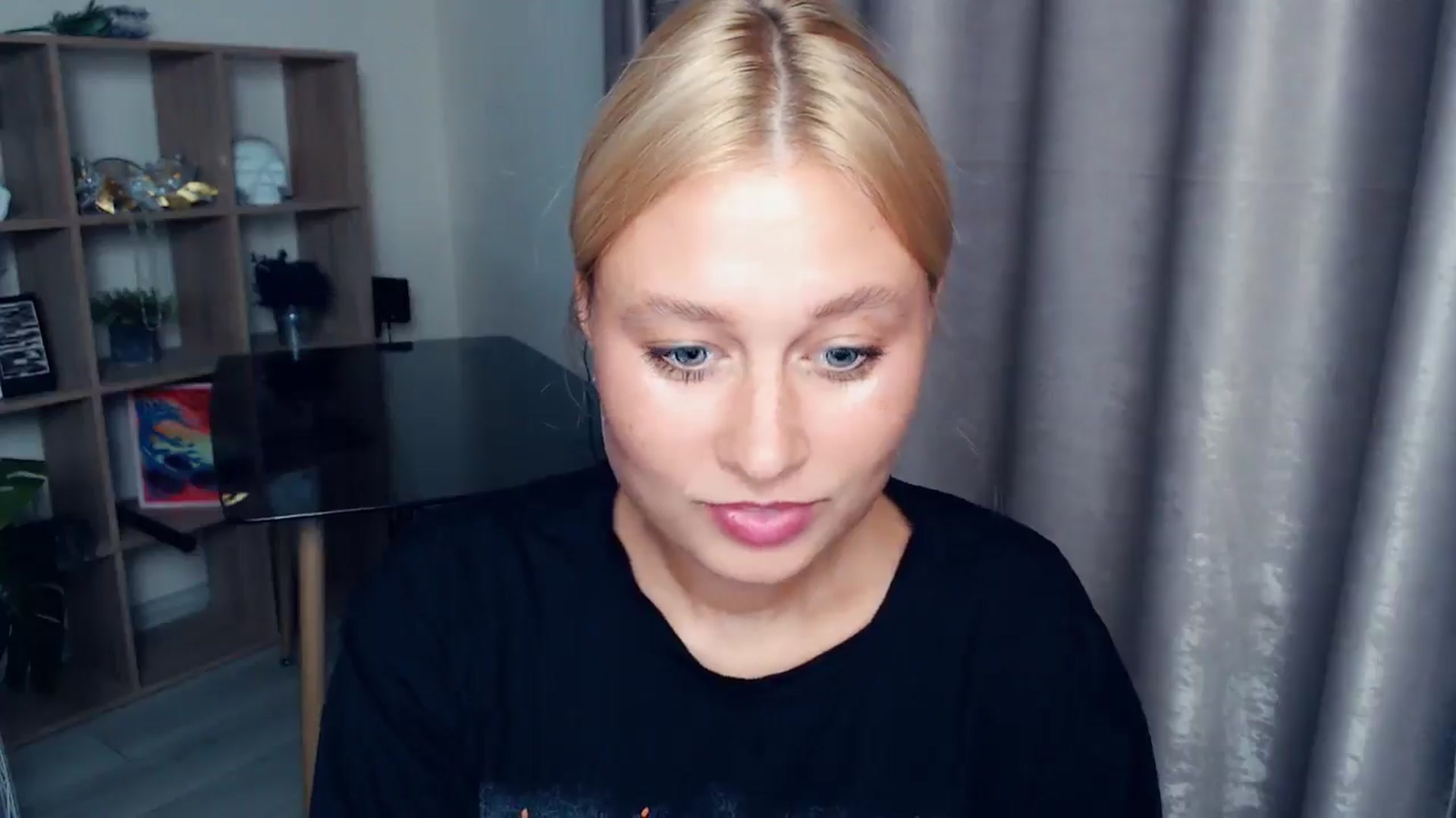 Gallery image thumbnail from Kukla_kolduna's myfreecams stream on, 10/03/2025, 18:27 image 6 of 20