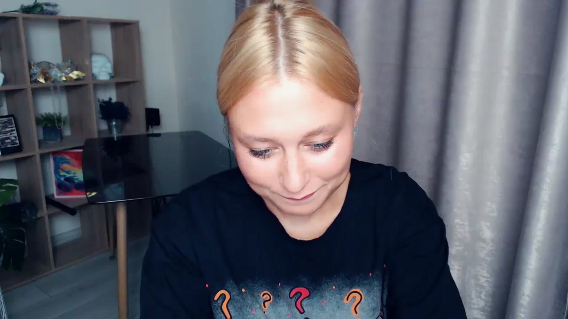 Gallery image thumbnail from Kukla_kolduna's myfreecams stream on, 10/03/2025, 18:27 image 7 of 20