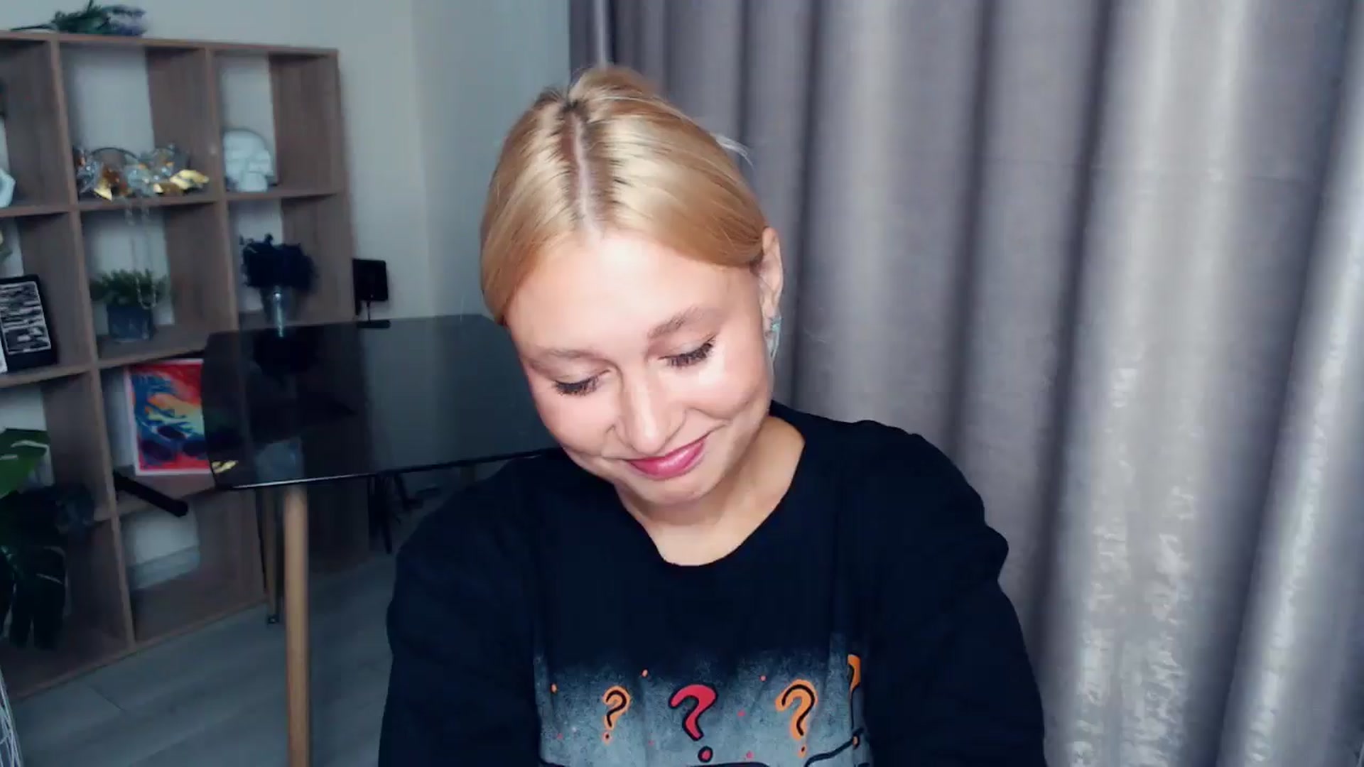 Gallery image thumbnail from Kukla_kolduna's myfreecams stream on, 10/03/2025, 18:27 image 4 of 20