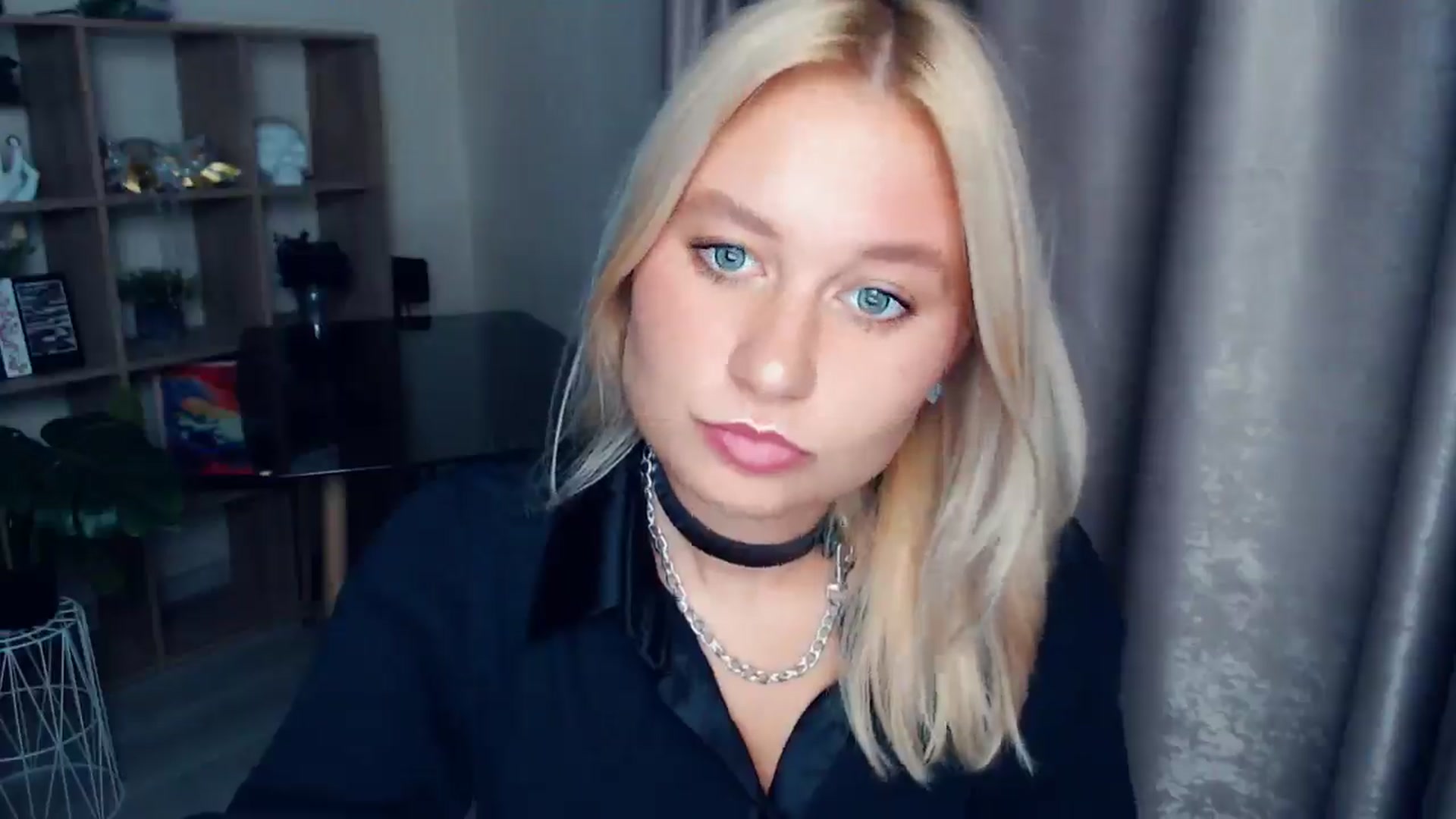 Gallery image thumbnail from Kukla_kolduna's myfreecams stream on, 10/04/2025, 15:43 image 16 of 20