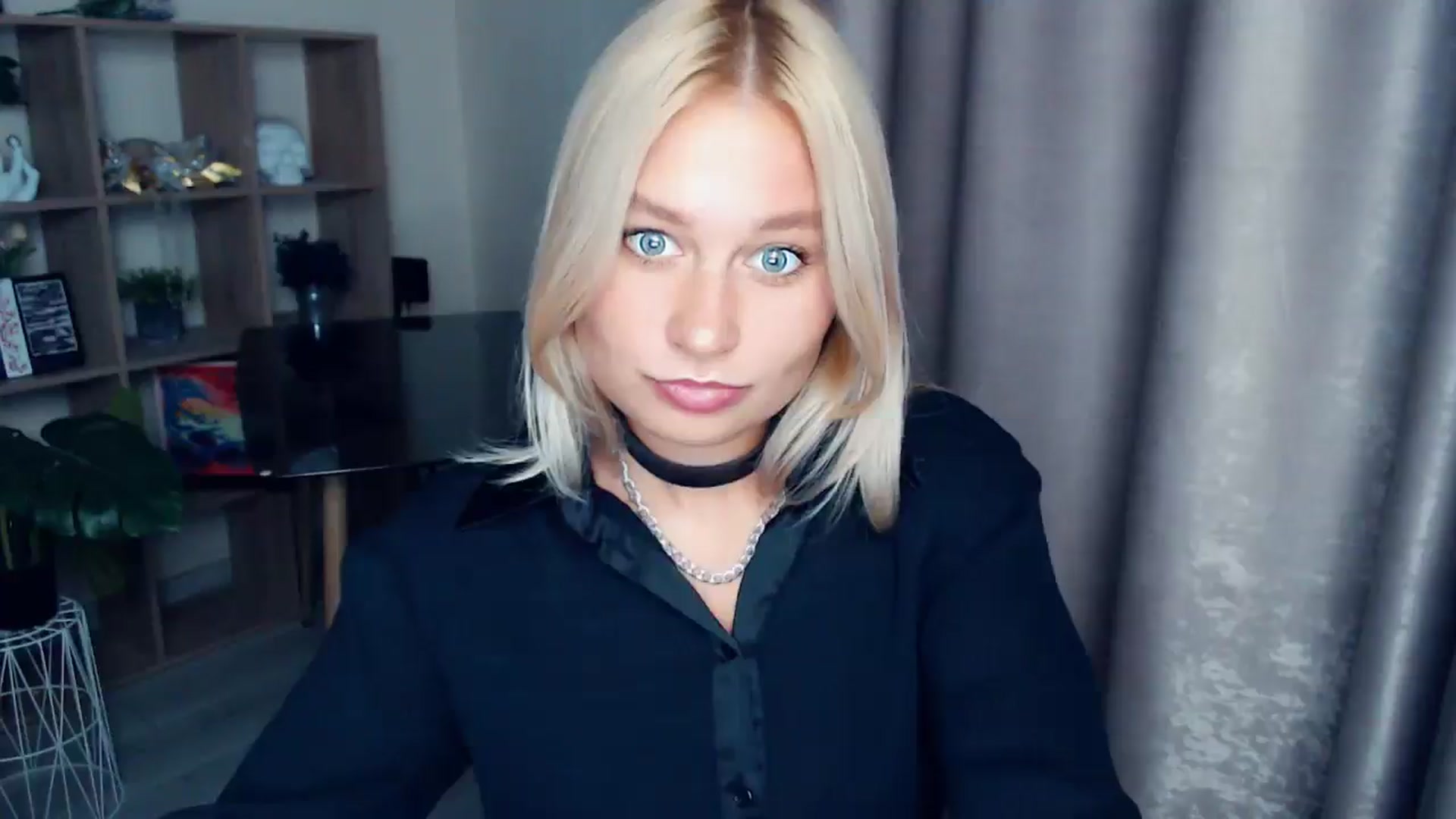 Gallery image thumbnail from Kukla_kolduna's myfreecams stream on, 10/04/2025, 15:43 image 14 of 20