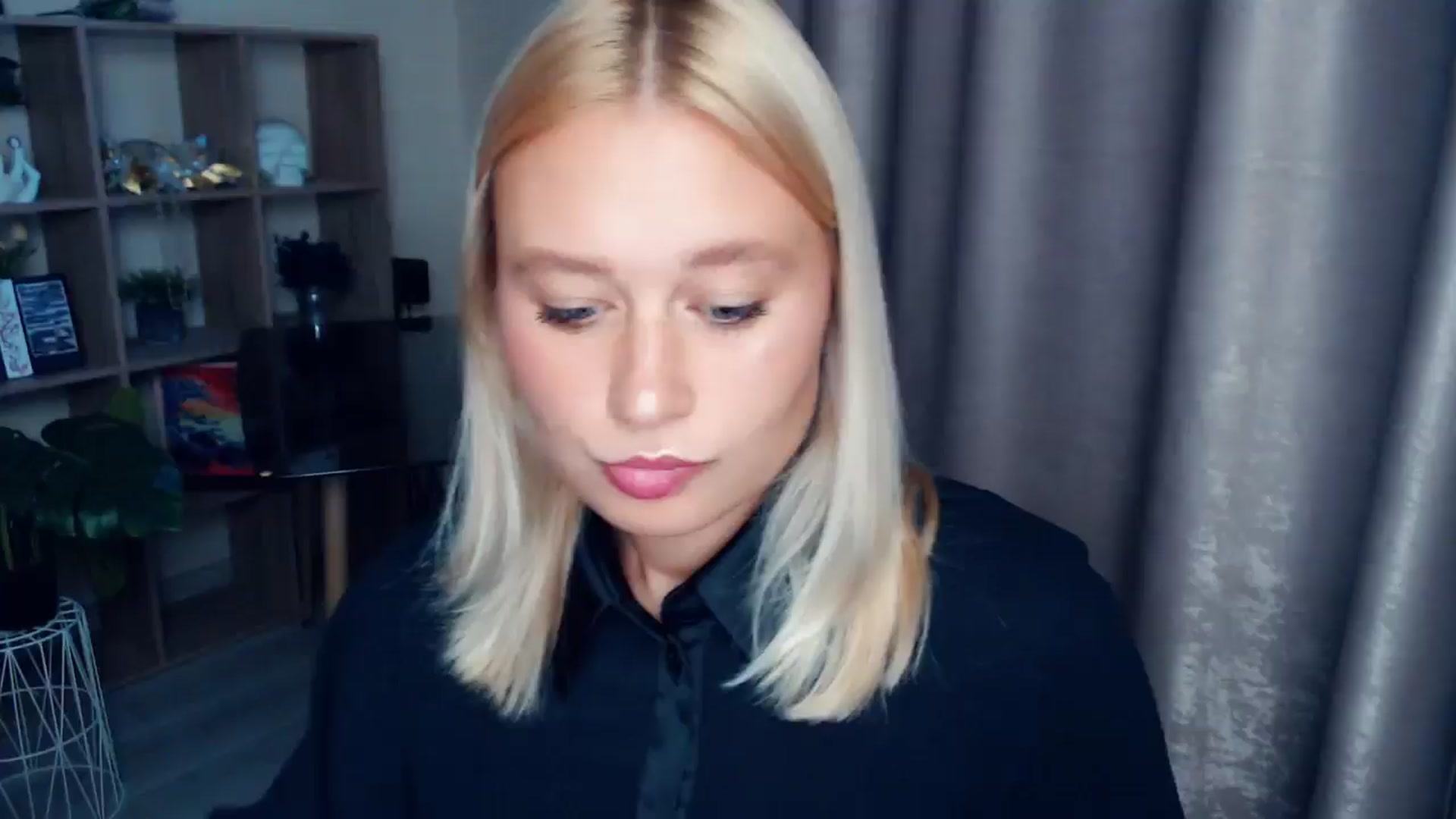 Gallery image thumbnail from Kukla_kolduna's myfreecams stream on, 10/04/2025, 15:43 image 5 of 20