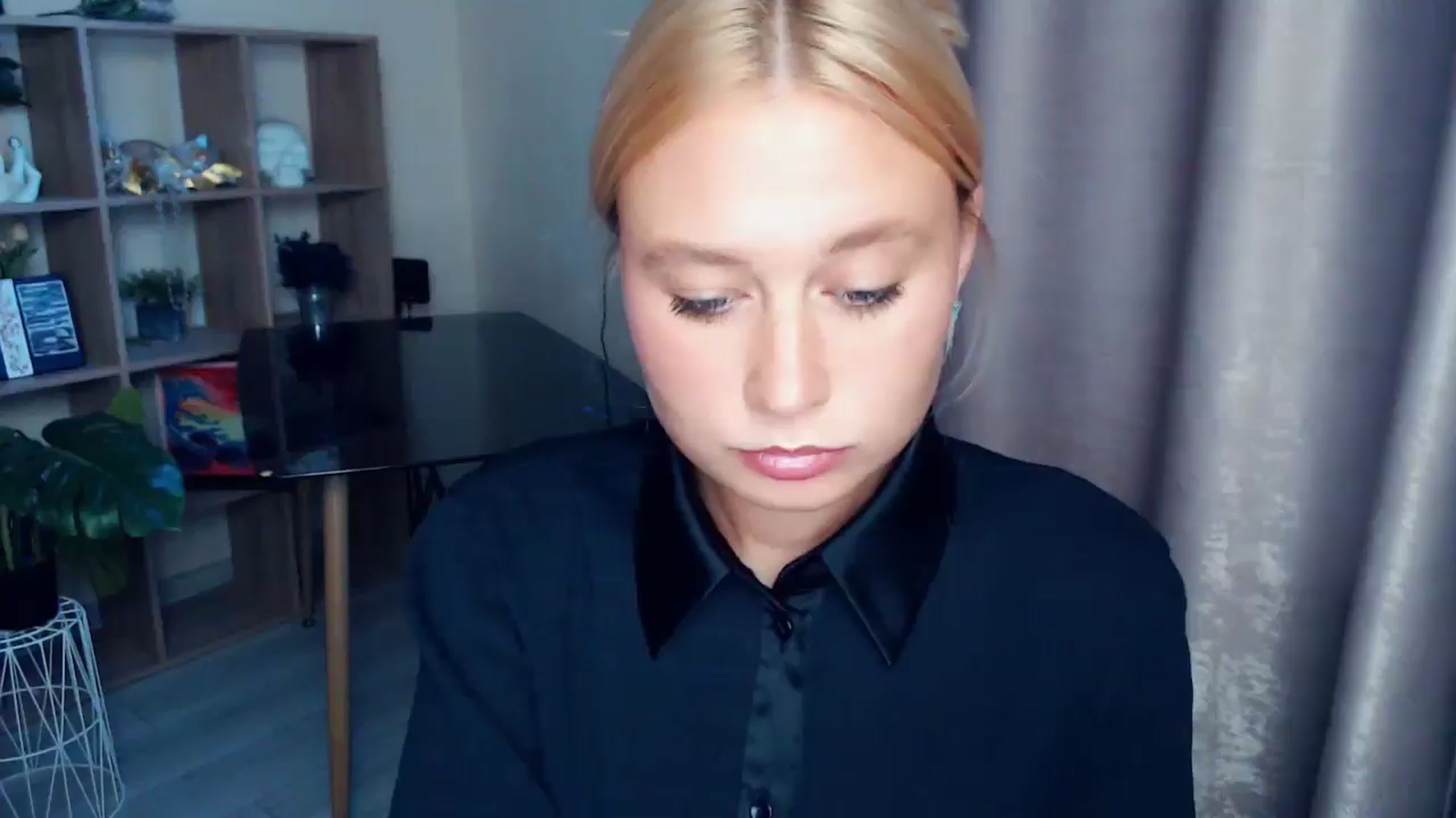 Gallery image thumbnail from Kukla_kolduna's myfreecams stream on, 10/04/2025, 15:43 image 1 of 20