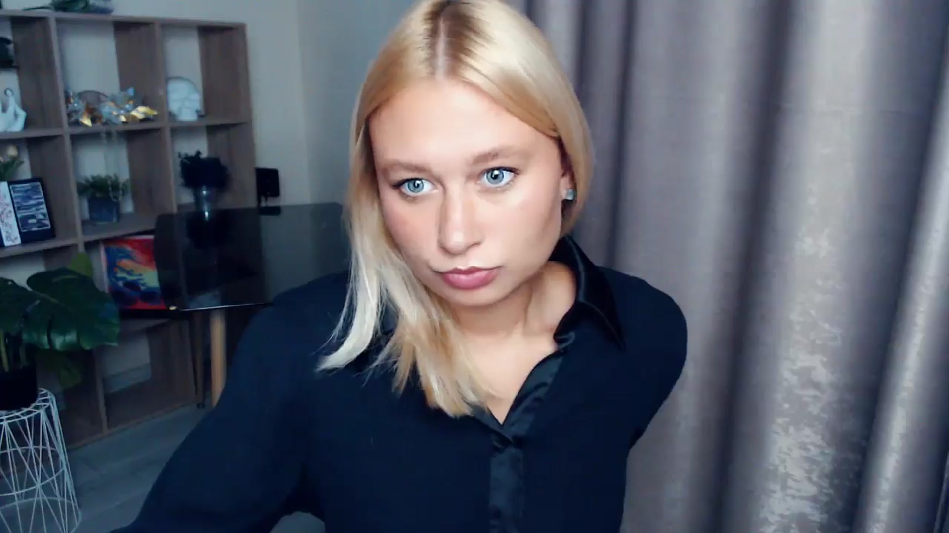 Gallery image thumbnail from Kukla_kolduna's myfreecams stream on, 10/04/2025, 15:43 image 8 of 20