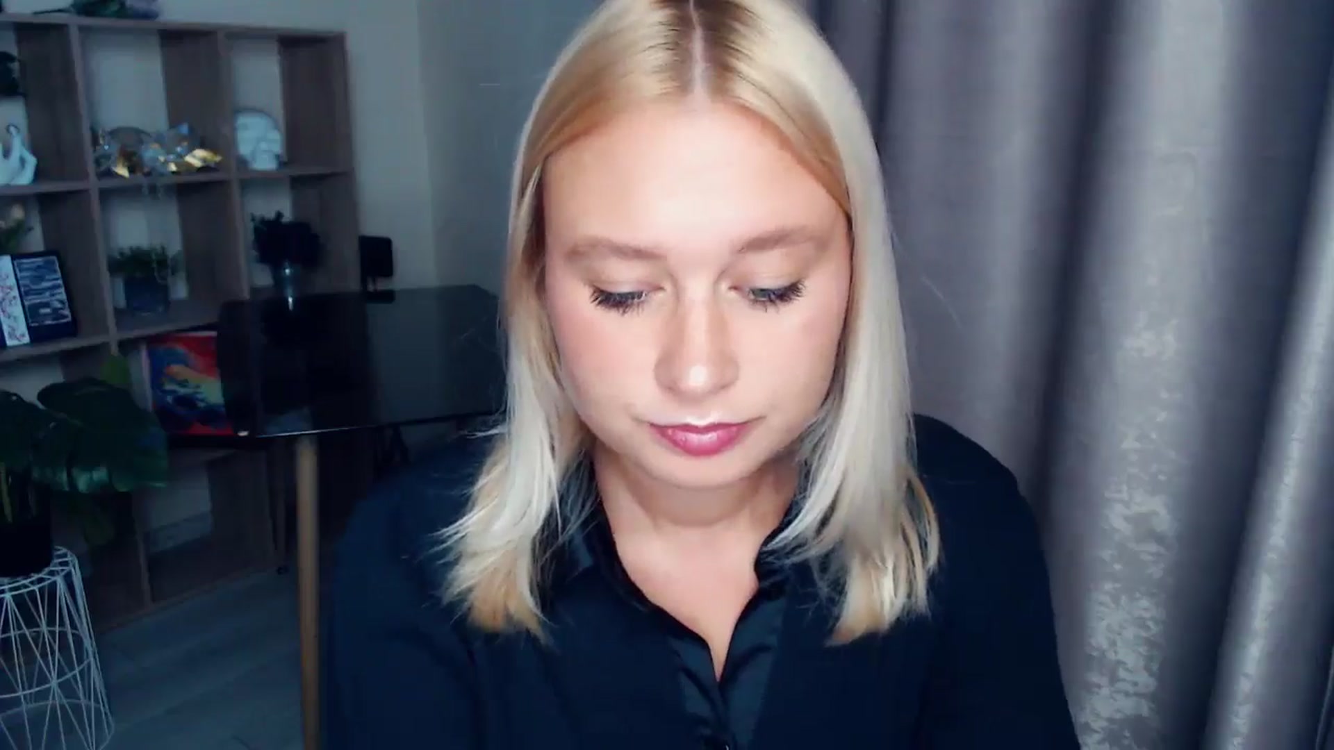 Gallery image thumbnail from Kukla_kolduna's myfreecams stream on, 10/04/2025, 15:43 image 7 of 20