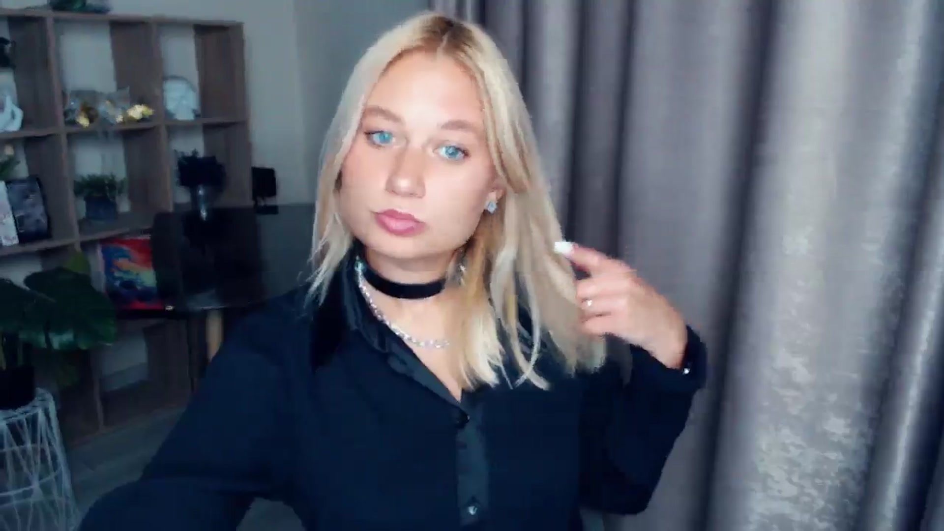 Gallery image thumbnail from Kukla_kolduna's myfreecams stream on, 10/04/2025, 15:43 image 18 of 20
