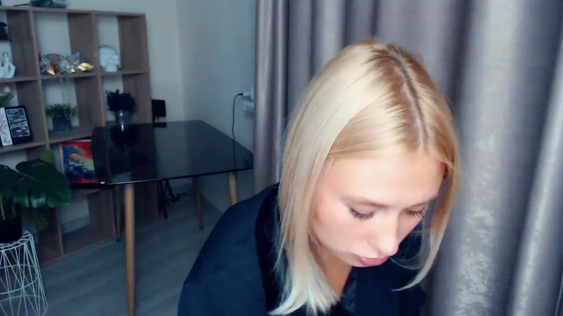 Gallery image thumbnail from Kukla_kolduna's myfreecams stream on, 10/04/2025, 15:43 image 12 of 20