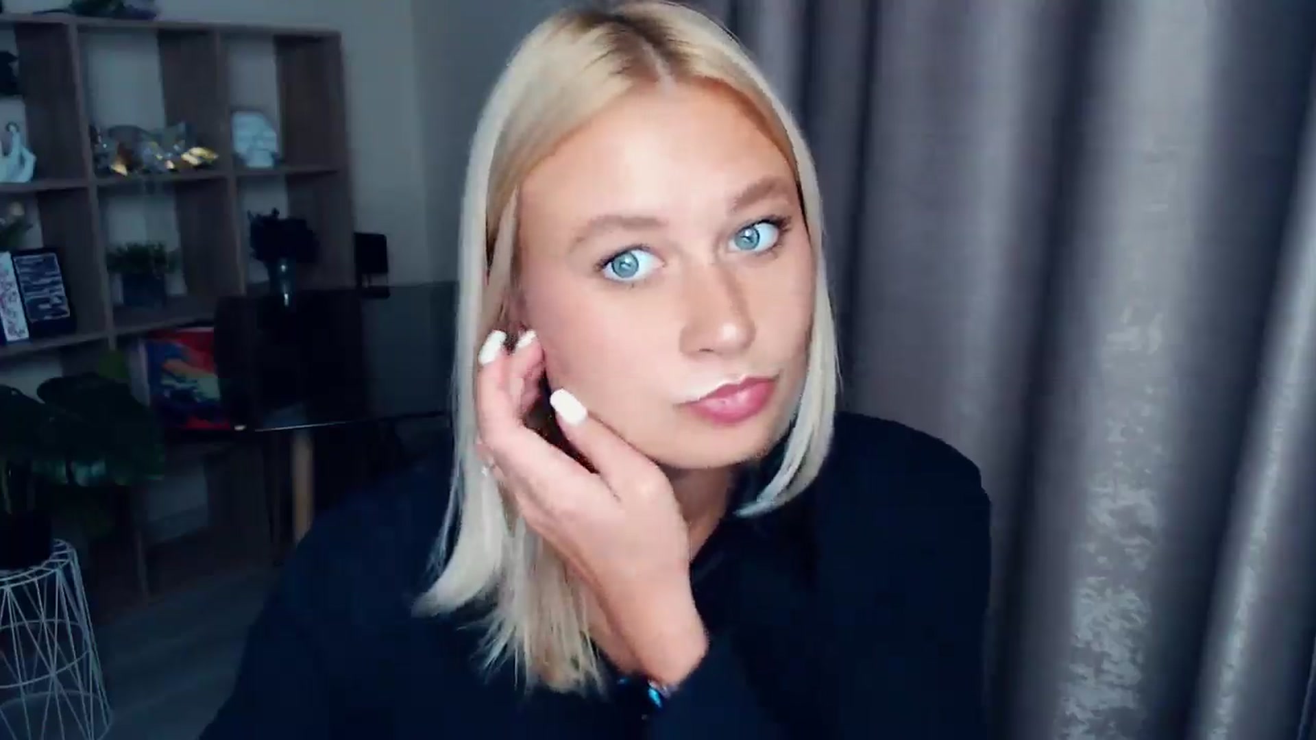 Gallery image thumbnail from Kukla_kolduna's myfreecams stream on, 10/04/2025, 15:43 image 11 of 20