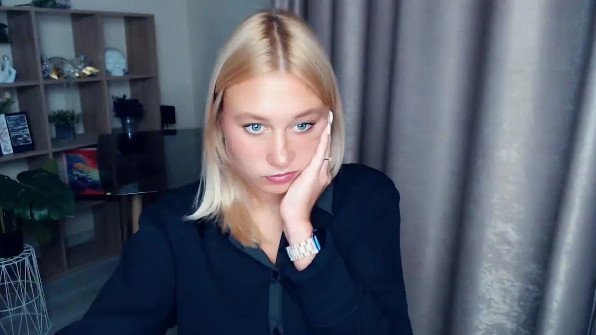 Gallery image thumbnail from Kukla_kolduna's myfreecams stream on, 10/04/2025, 15:43 image 10 of 20