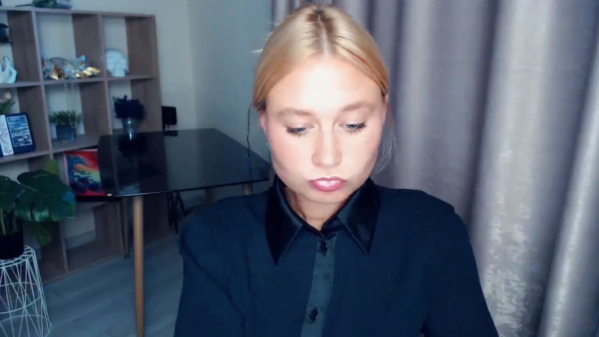 Gallery image thumbnail from Kukla_kolduna's myfreecams stream on, 10/04/2025, 15:43 image 3 of 20