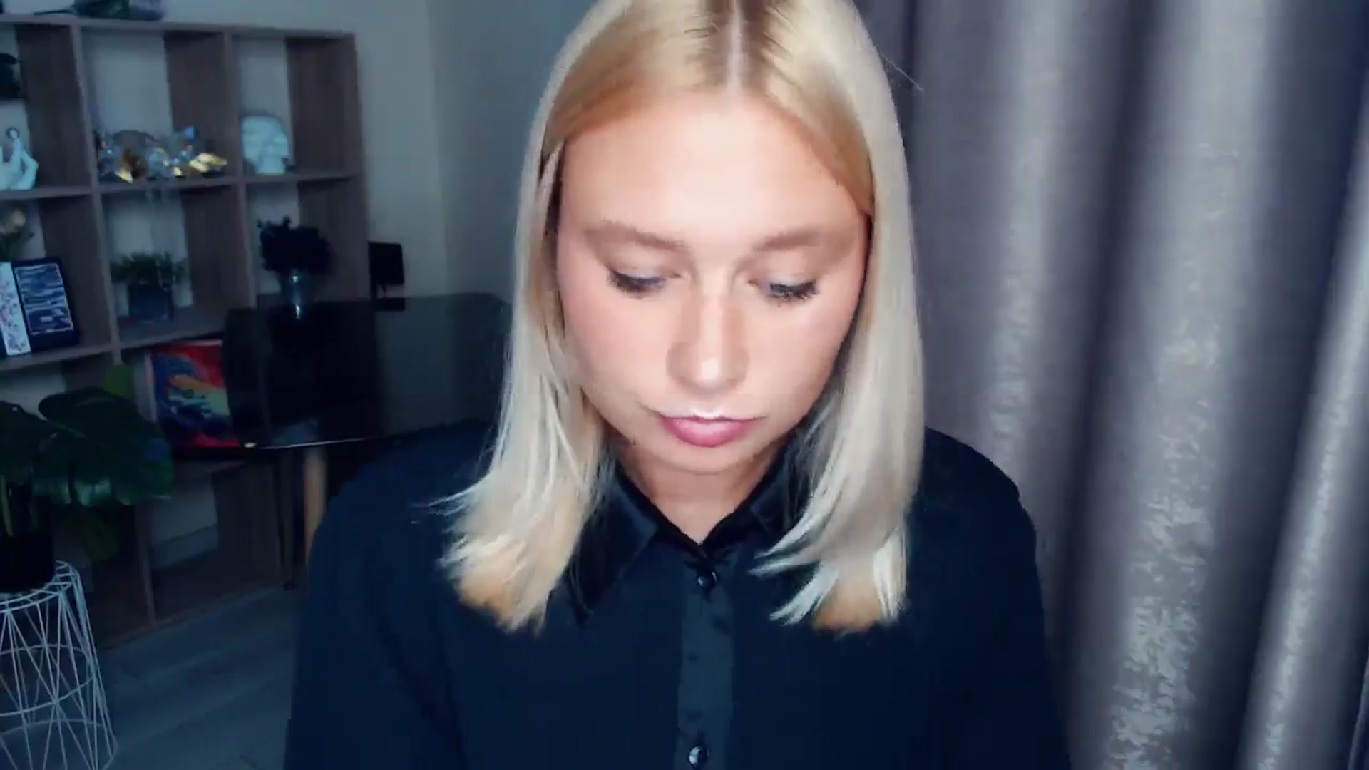 Gallery image thumbnail from Kukla_kolduna's myfreecams stream on, 10/04/2025, 15:43 image 6 of 20