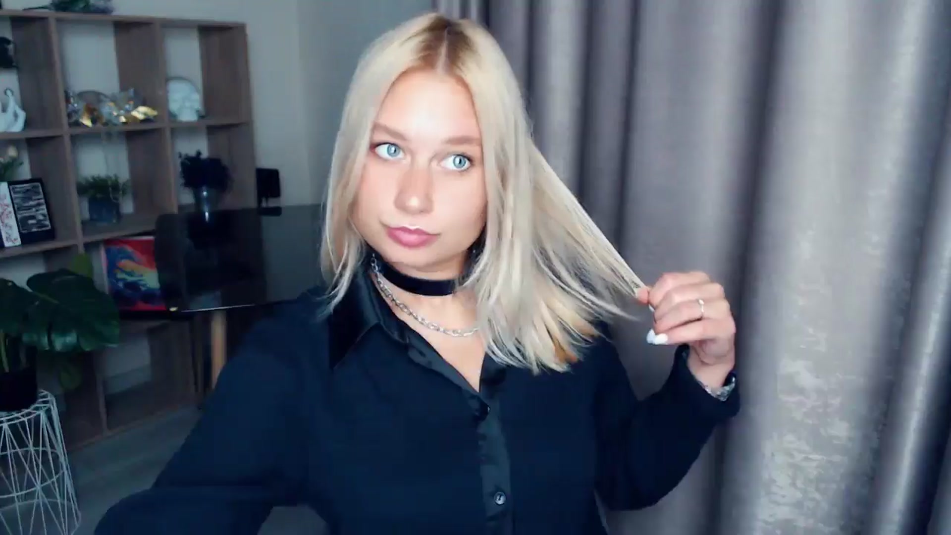Gallery image thumbnail from Kukla_kolduna's myfreecams stream on, 10/04/2025, 15:43 image 19 of 20