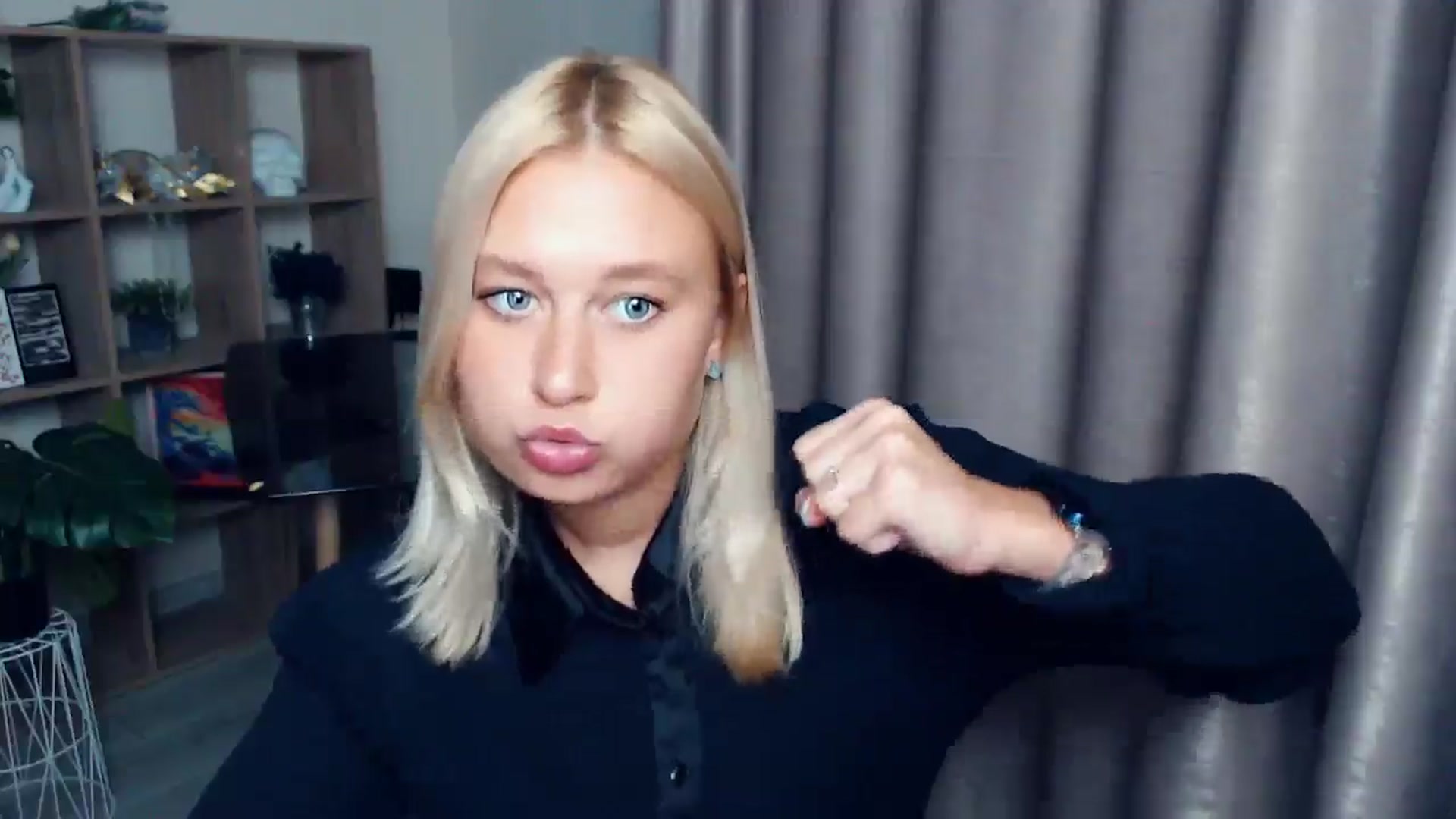 Gallery image thumbnail from Kukla_kolduna's myfreecams stream on, 10/04/2025, 17:12 image 8 of 20