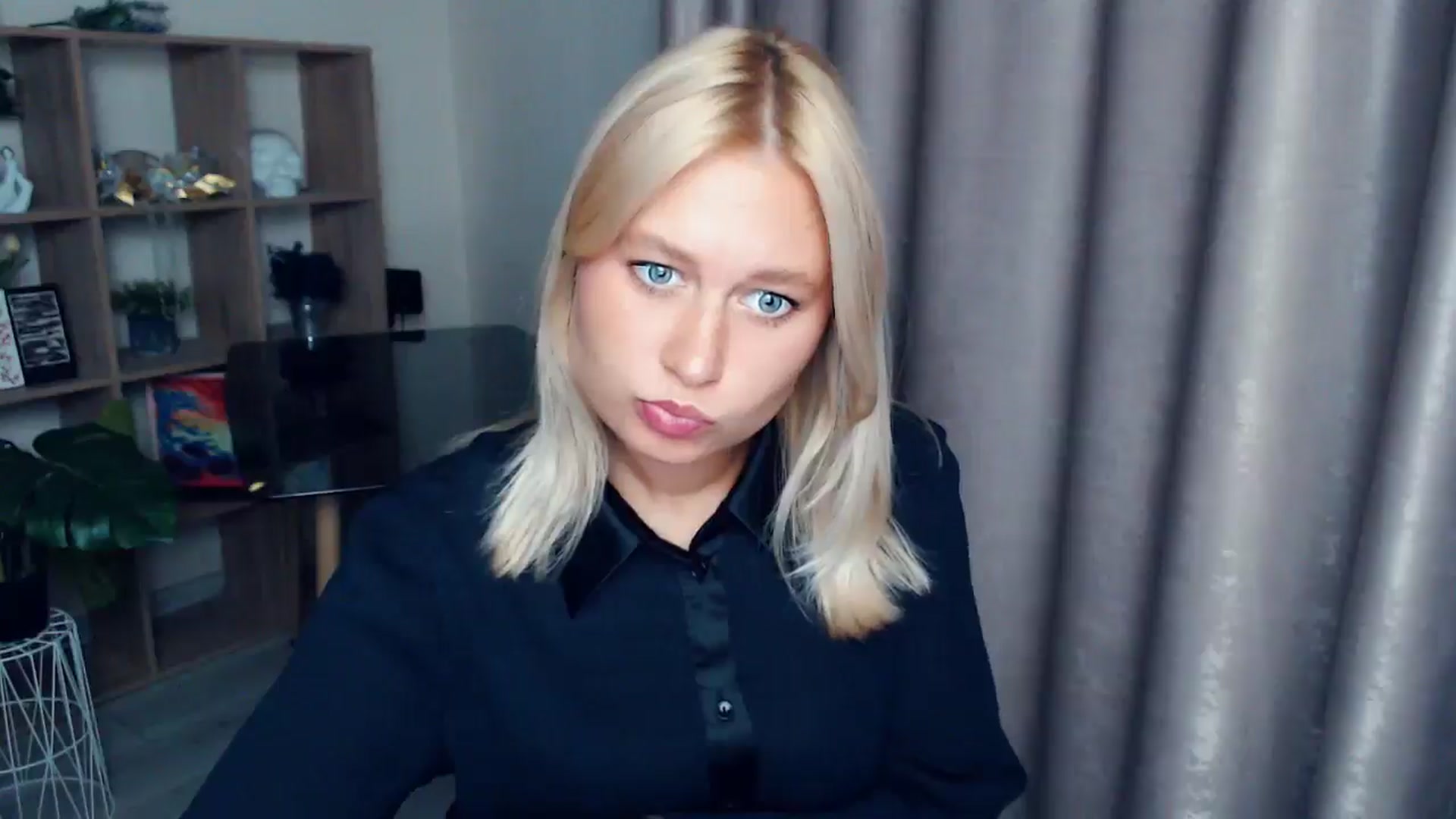 Gallery image thumbnail from Kukla_kolduna's myfreecams stream on, 10/04/2025, 17:12 image 4 of 20