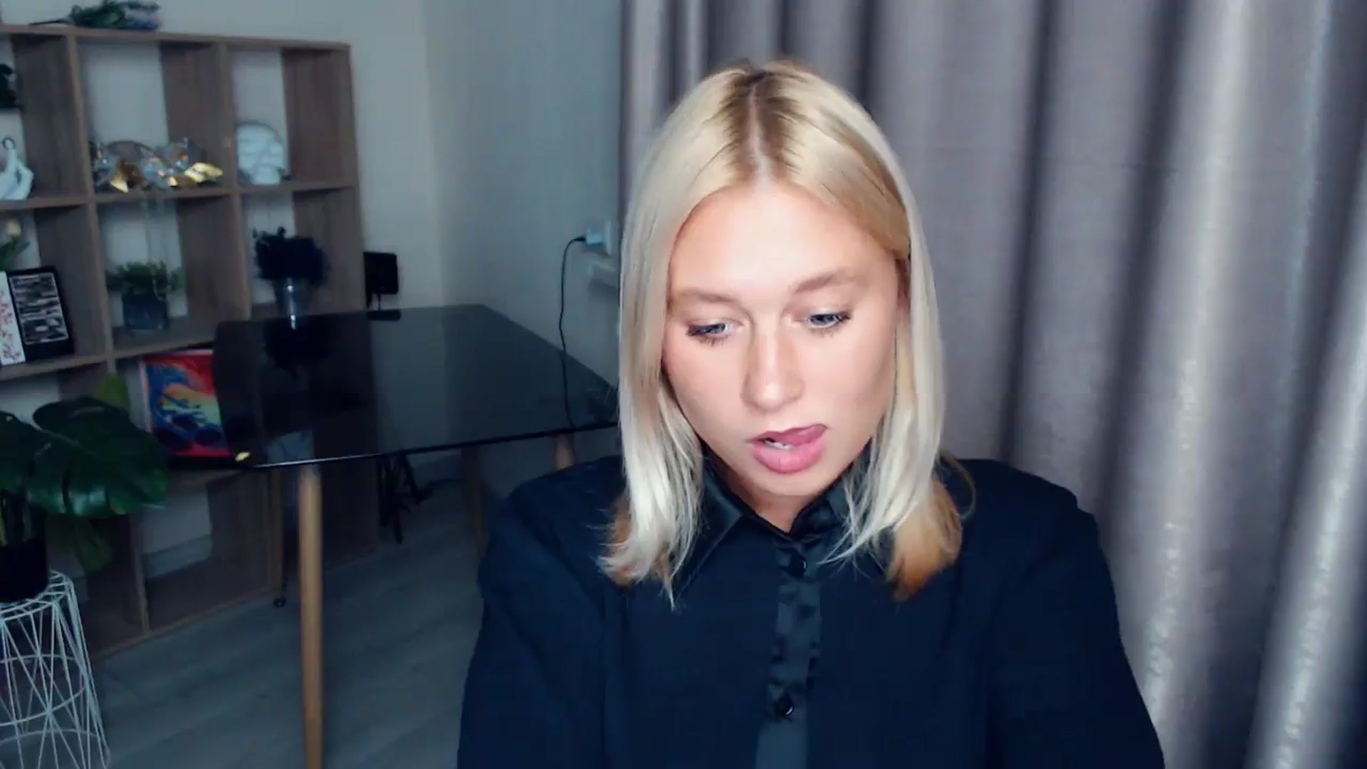 Gallery image thumbnail from Kukla_kolduna's myfreecams stream on, 10/04/2025, 17:12 image 19 of 20