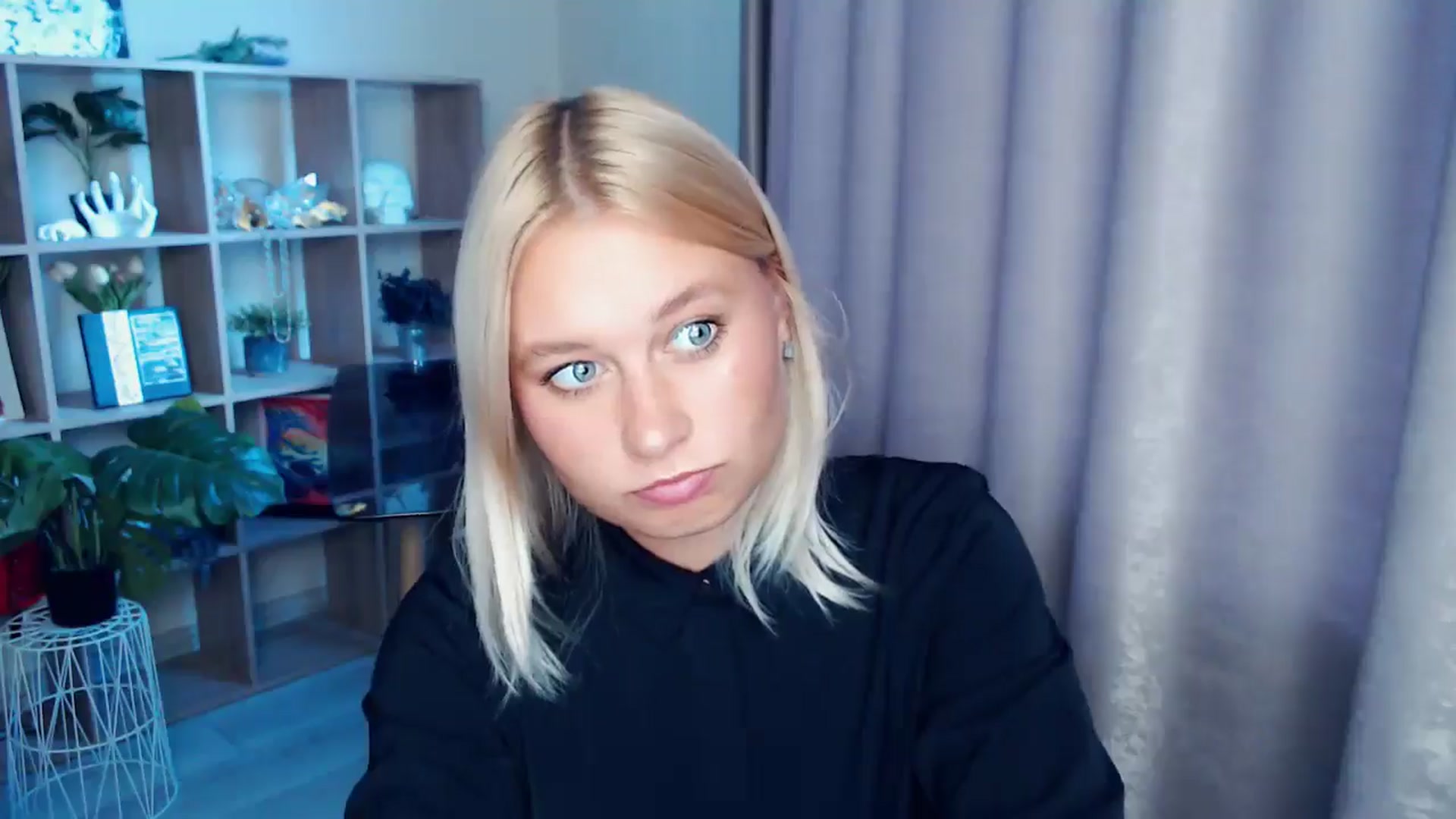 Gallery image thumbnail from Kukla_kolduna's myfreecams stream on, 10/05/2025, 15:01 image 13 of 20