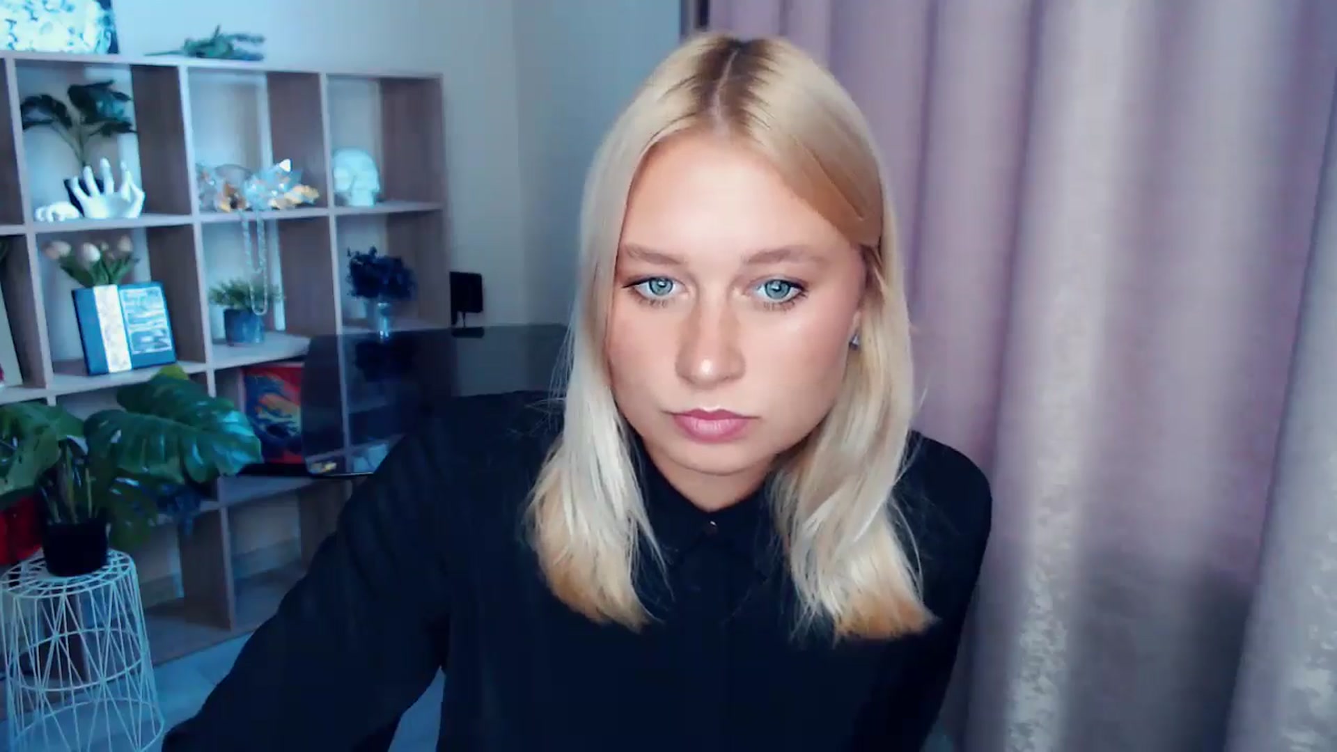 Gallery image thumbnail from Kukla_kolduna's myfreecams stream on, 10/05/2025, 15:01 image 10 of 20